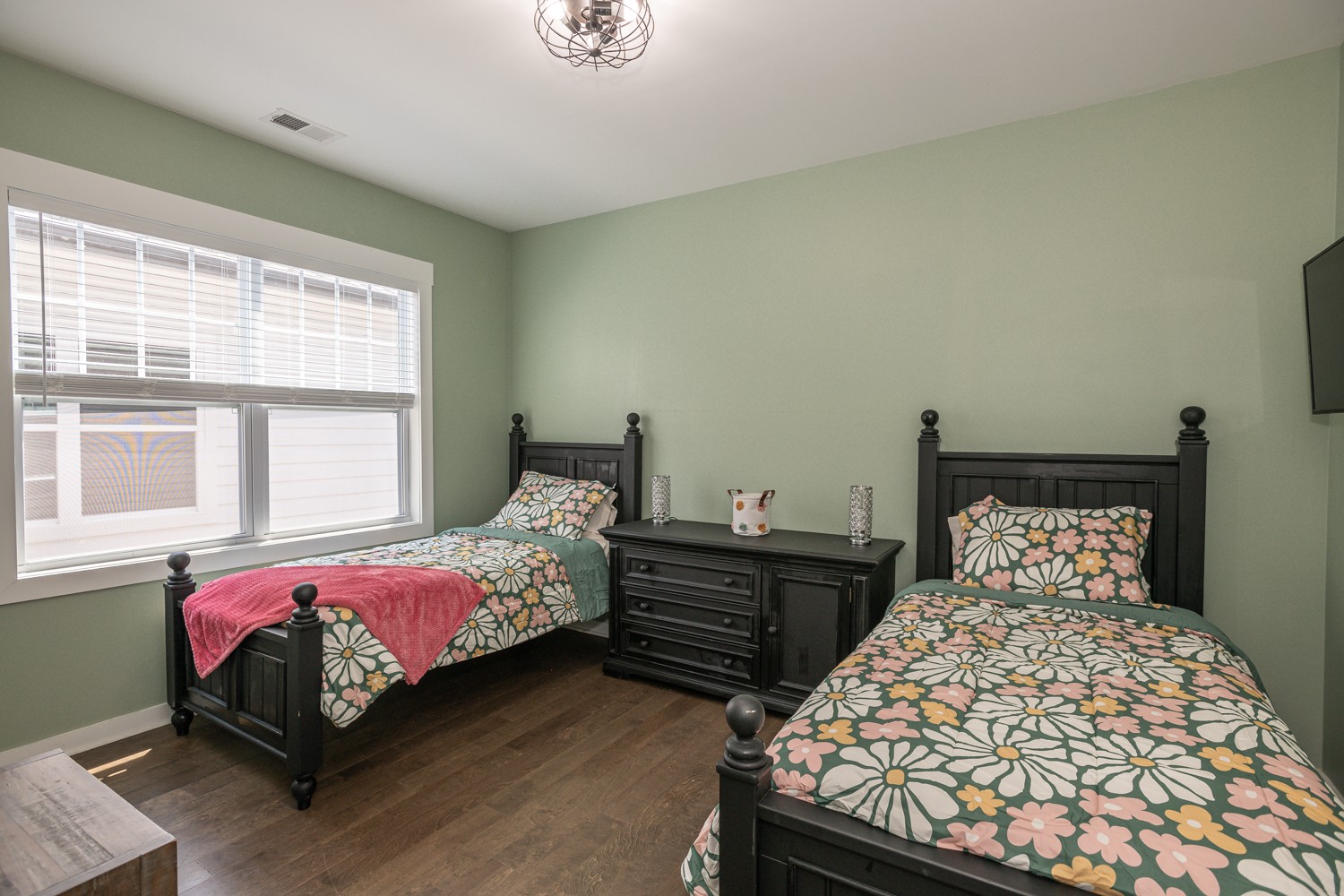 573 Green Lane