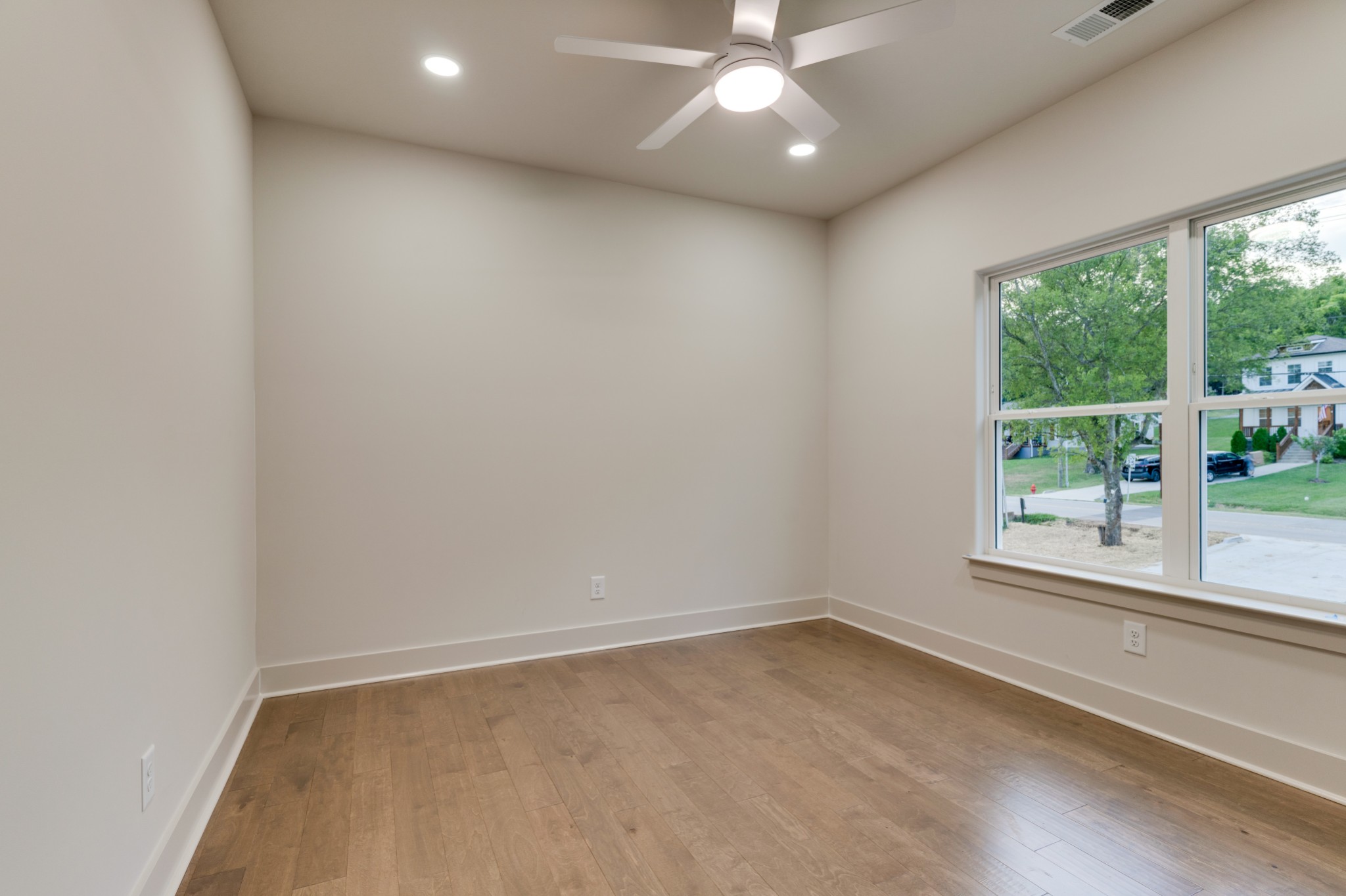 537 Green Ln