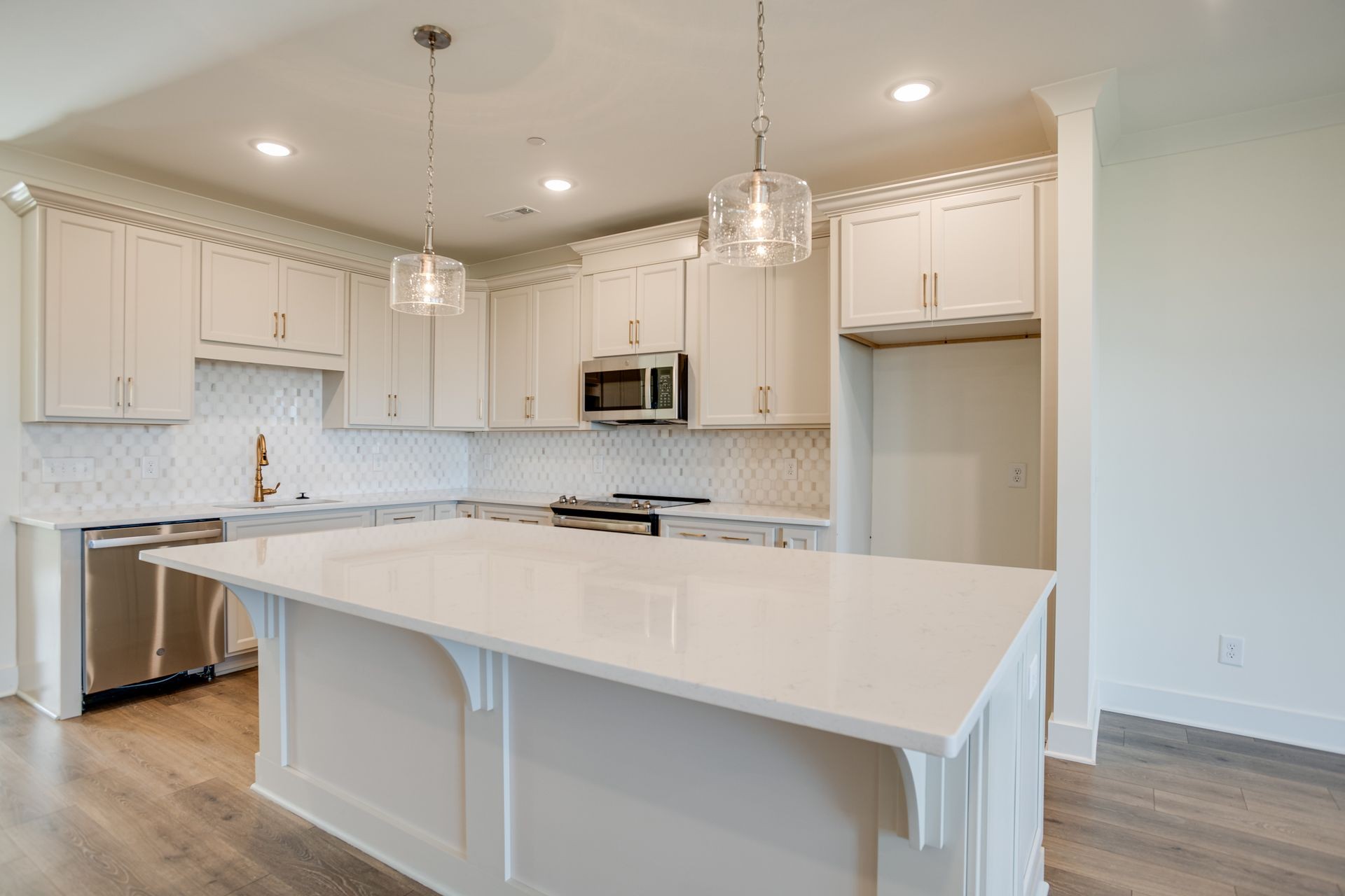 3175 Sassafras Ln