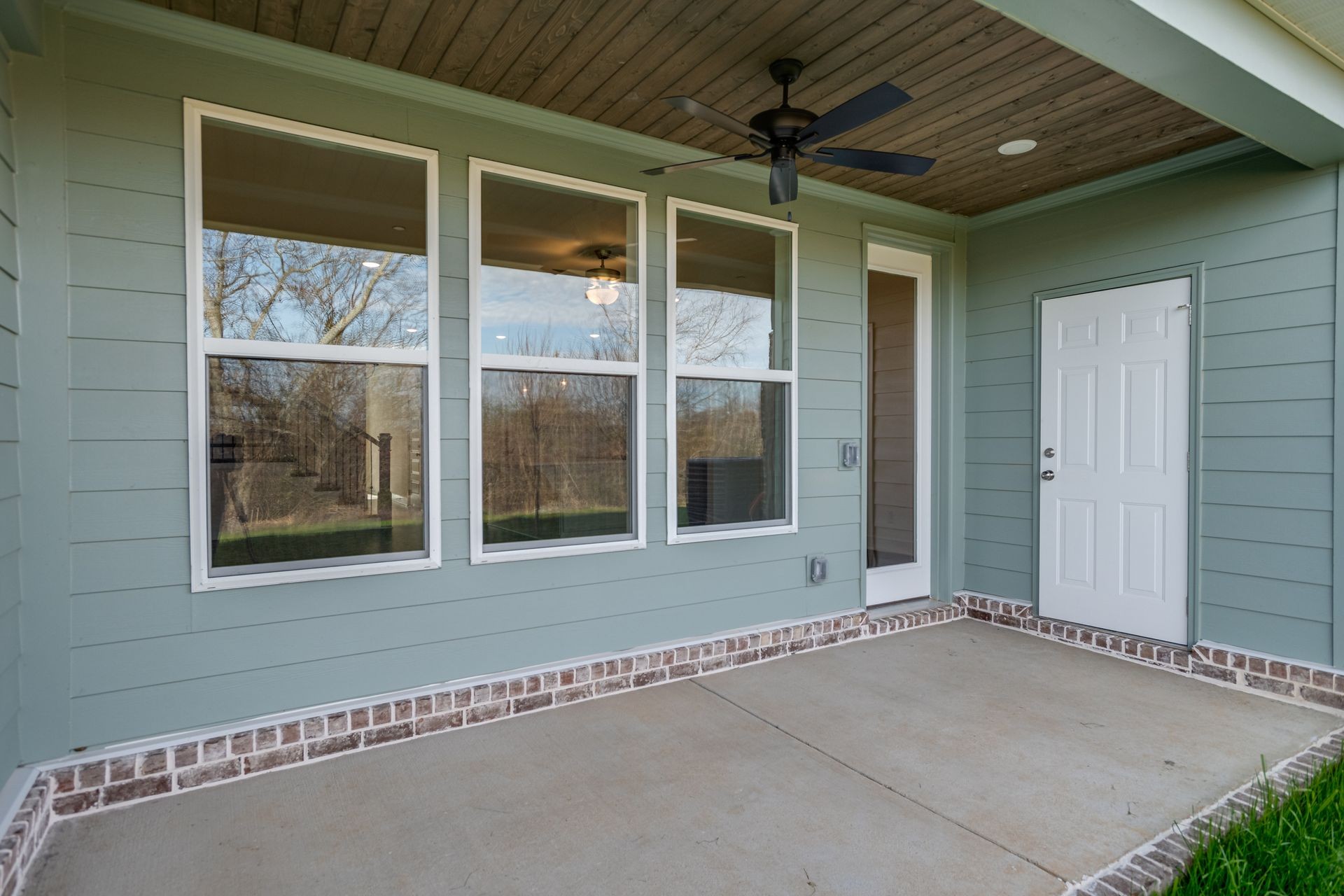 3175 Sassafras Ln