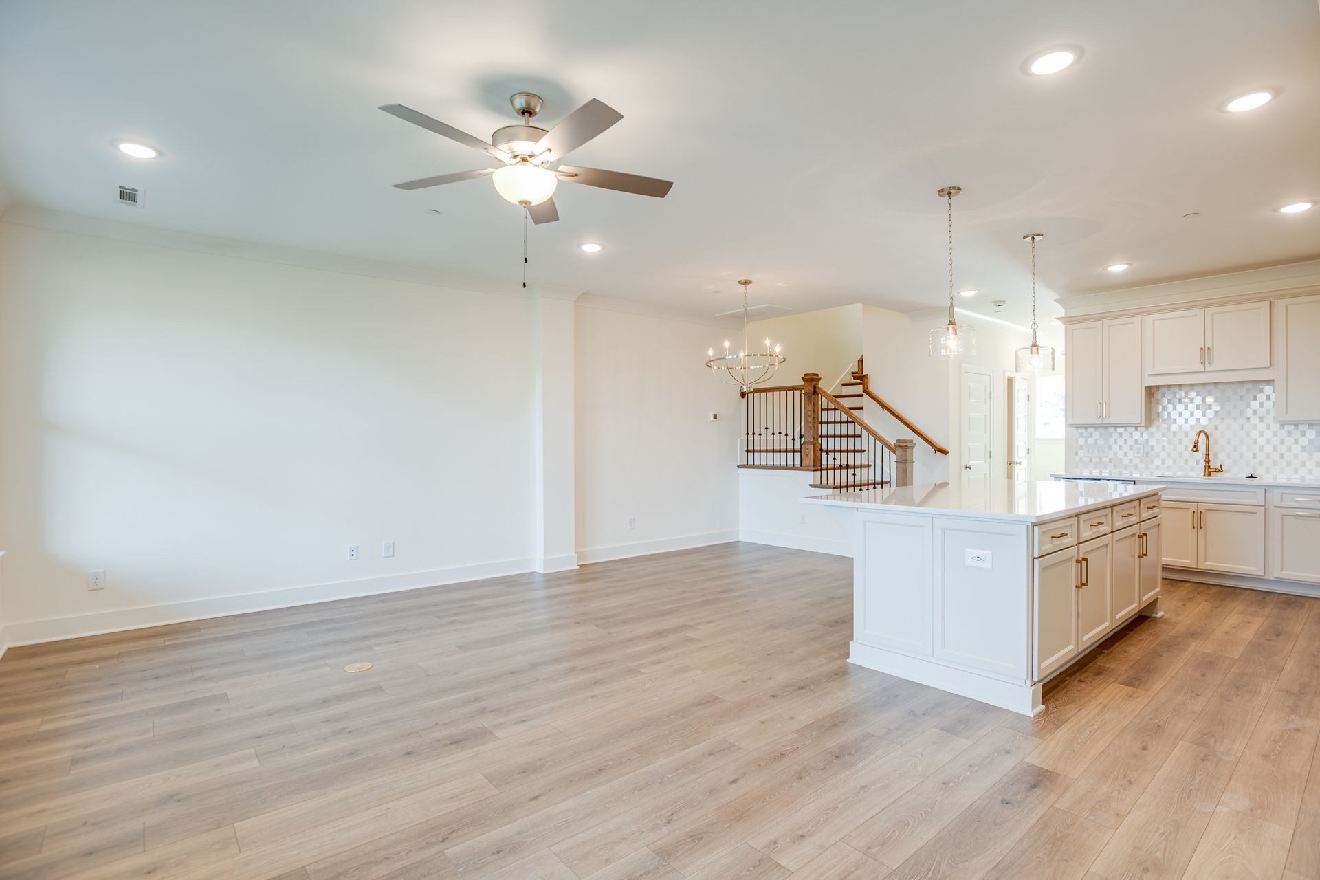3175 Sassafras Ln