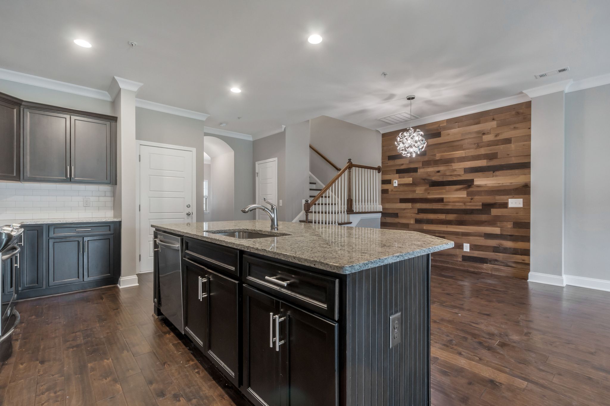 1485 Channing Dr