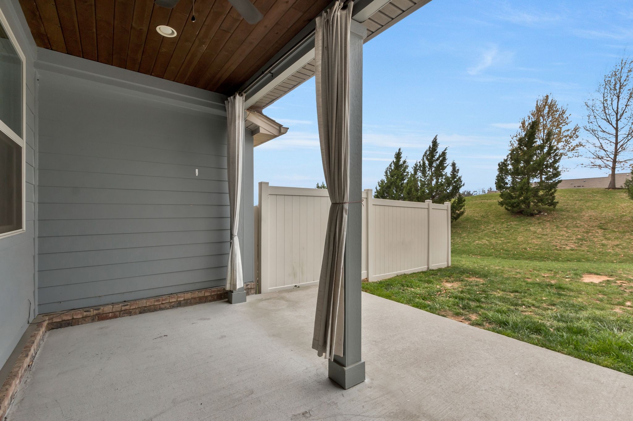 1485 Channing Dr