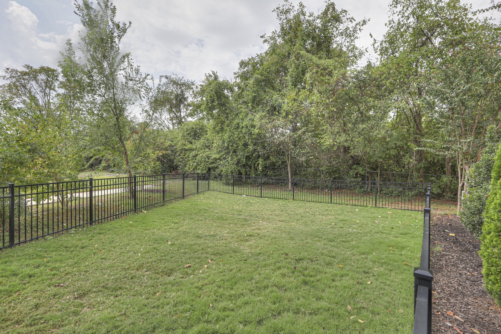 544 Vernon Cir