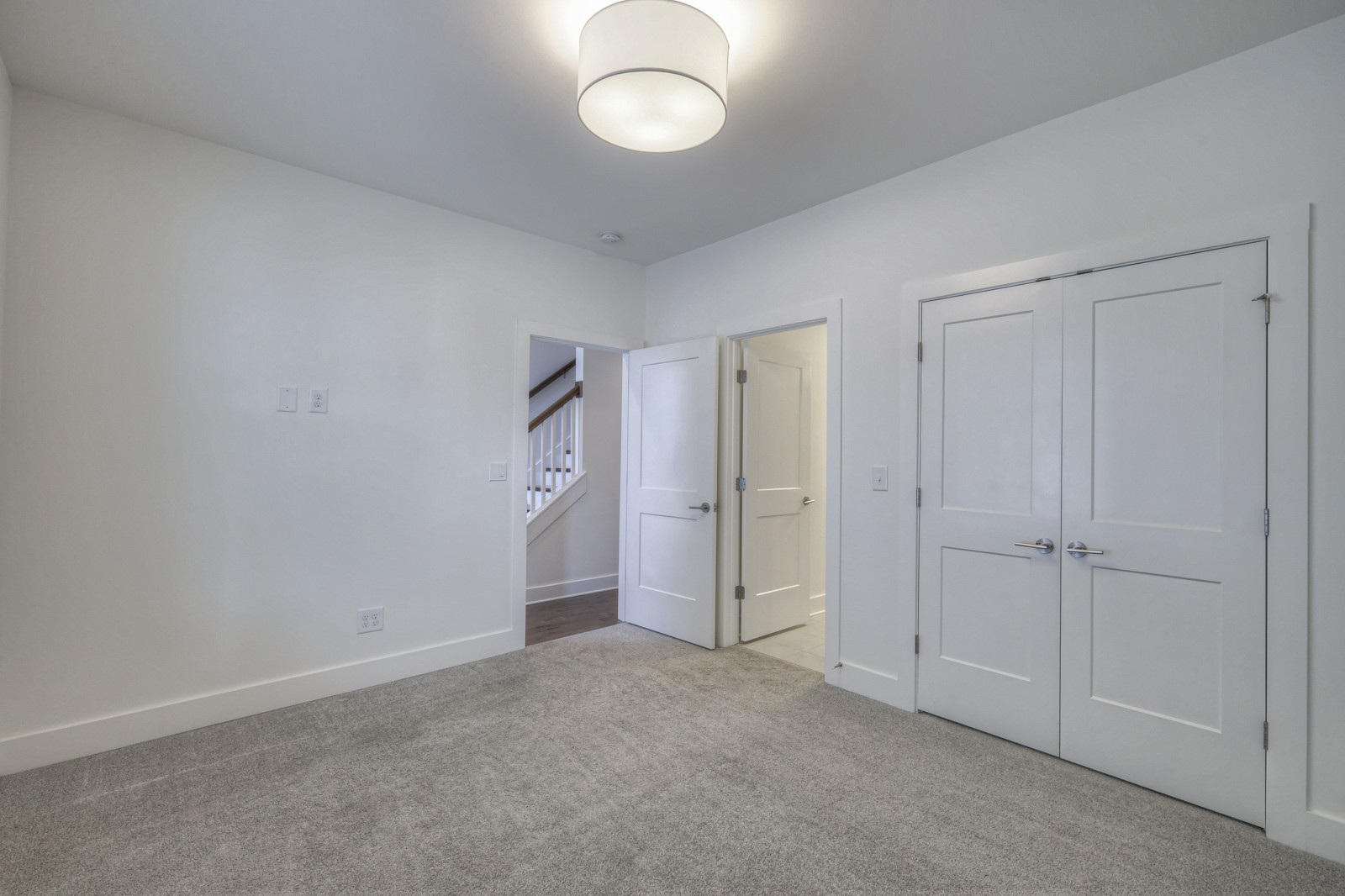 544 Vernon Cir