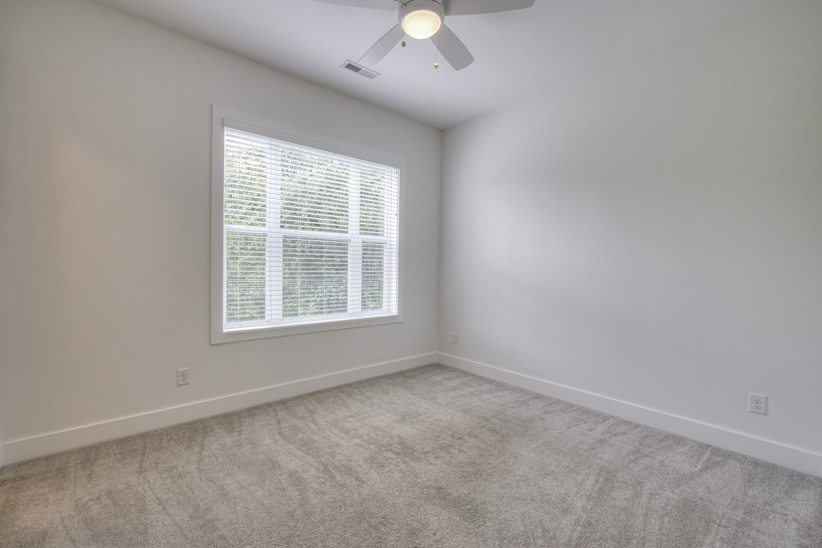 544 Vernon Cir