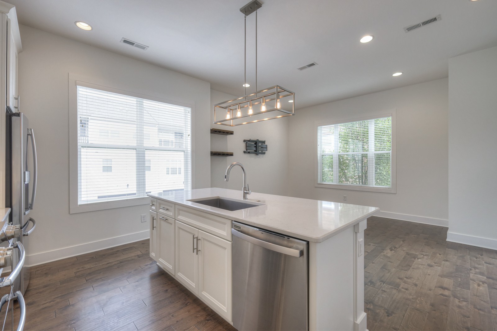 544 Vernon Cir