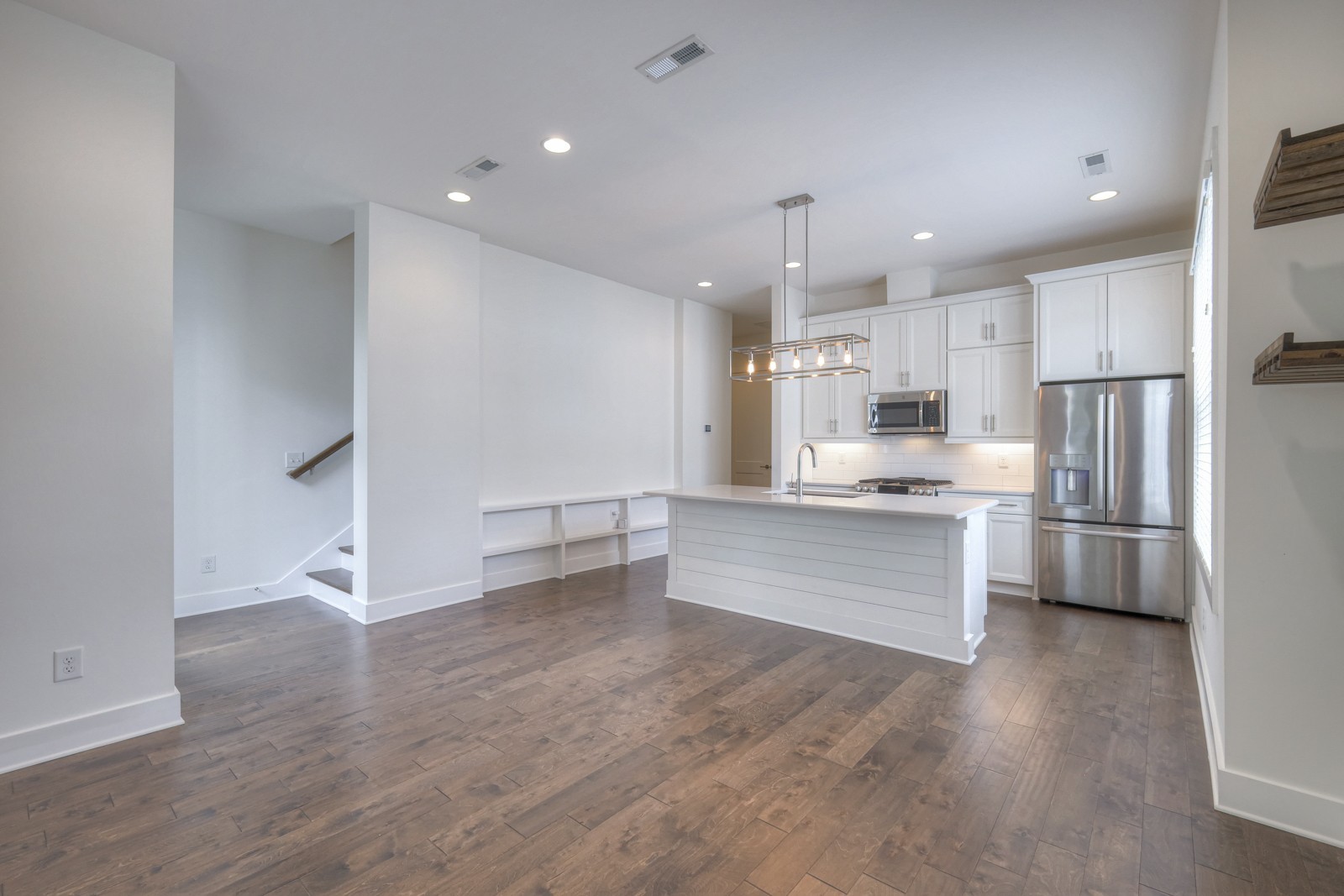 544 Vernon Cir