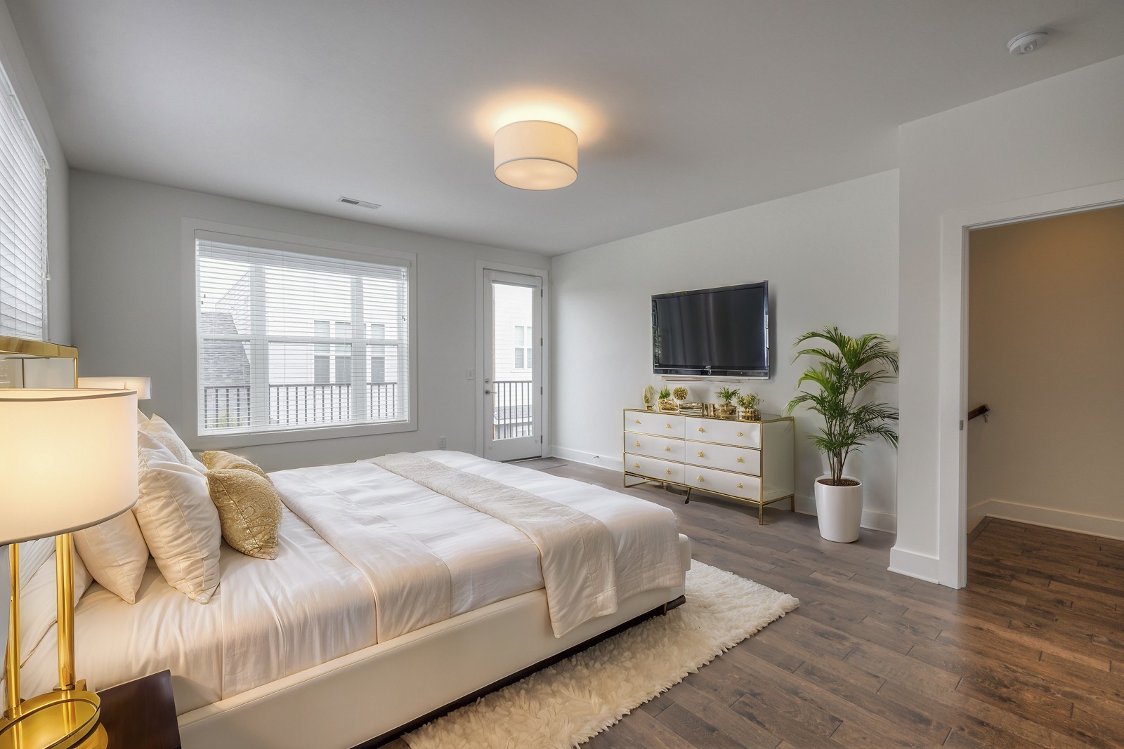 544 Vernon Cir