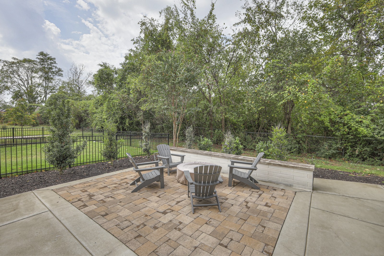 544 Vernon Cir