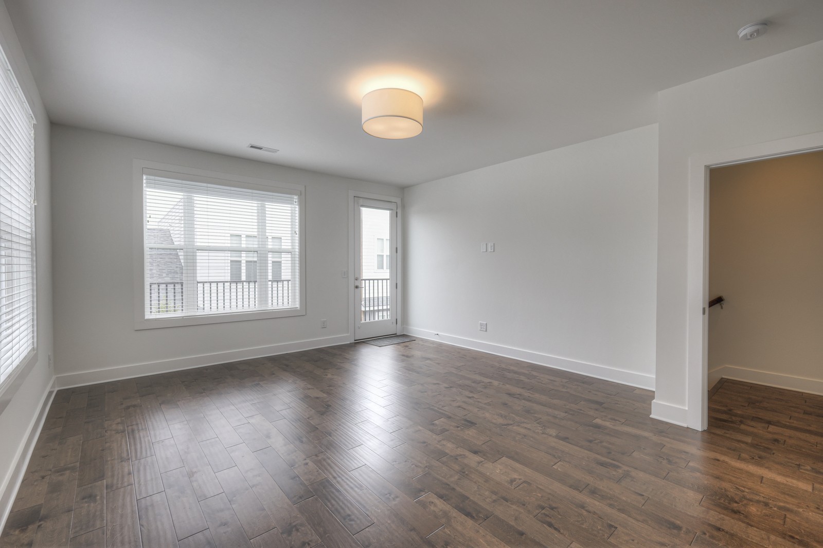 544 Vernon Cir