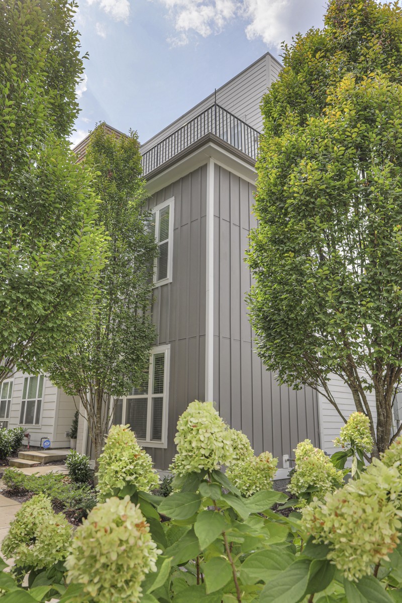 544 Vernon Cir