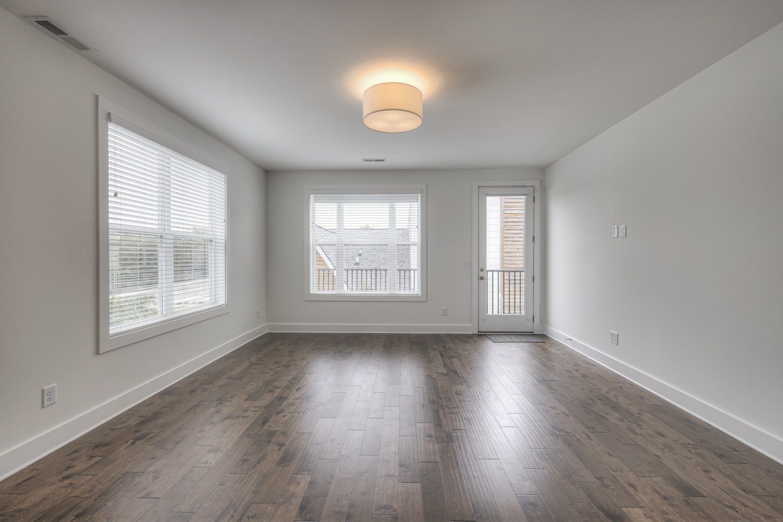 544 Vernon Cir