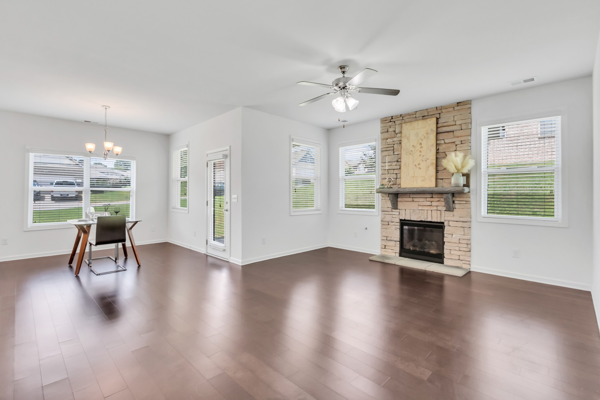 8028 Forest Hills Dr