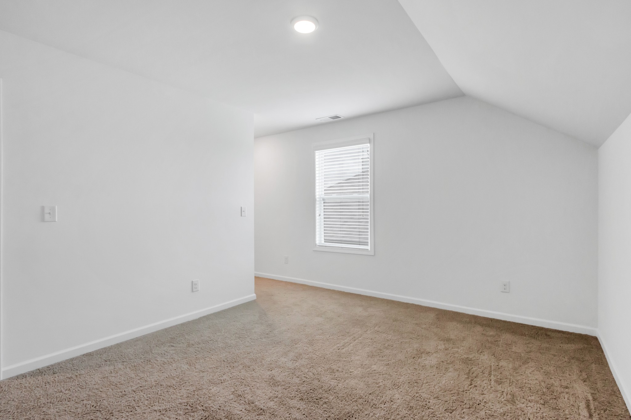 8028 Forest Hills Dr
