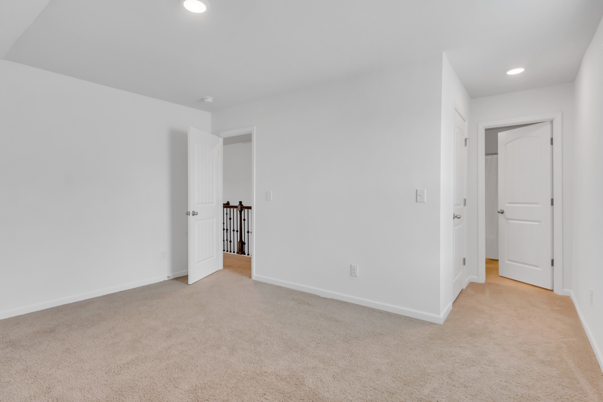 8028 Forest Hills Dr