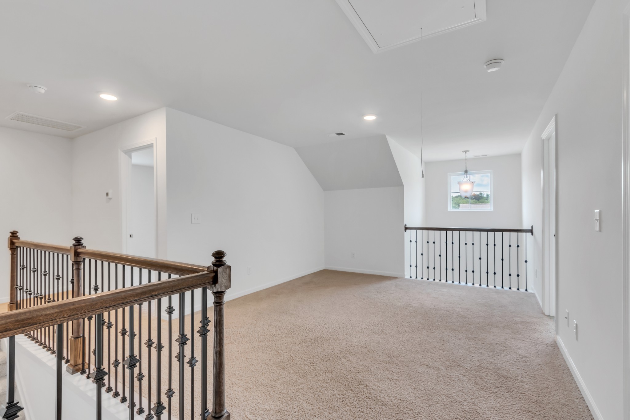 8028 Forest Hills Dr