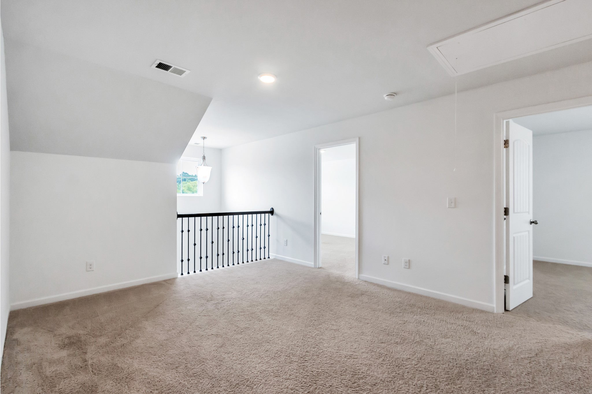 8028 Forest Hills Dr