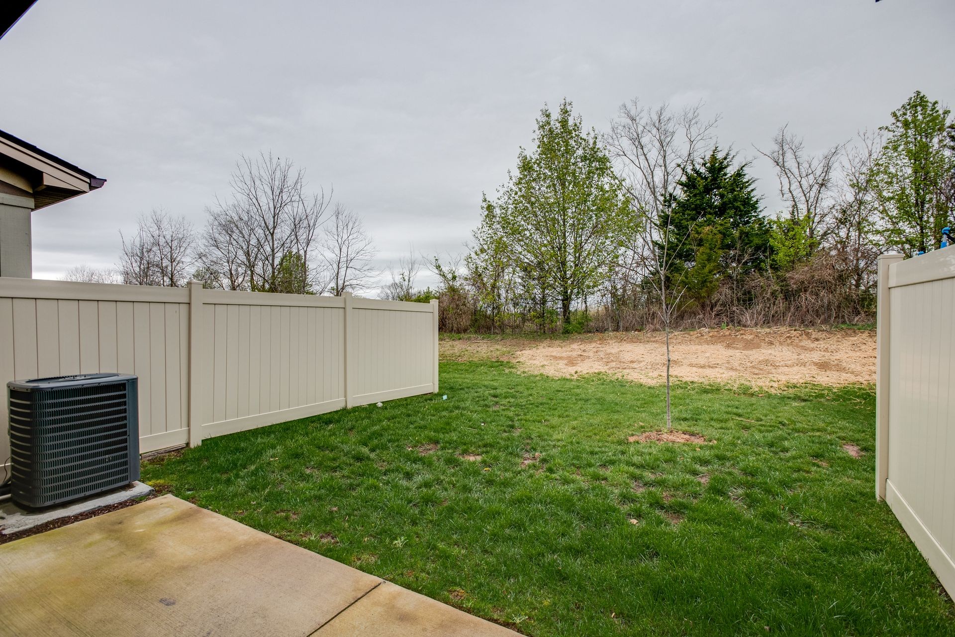 3125 Sassafras Ln