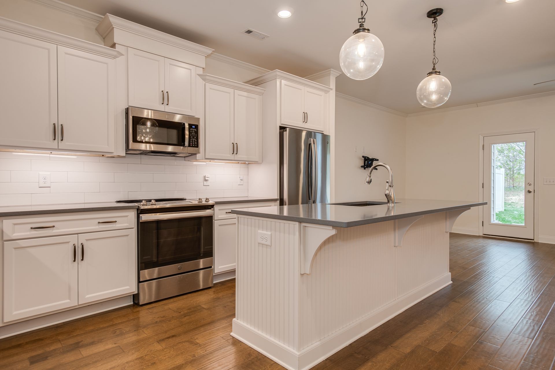 3125 Sassafras Ln