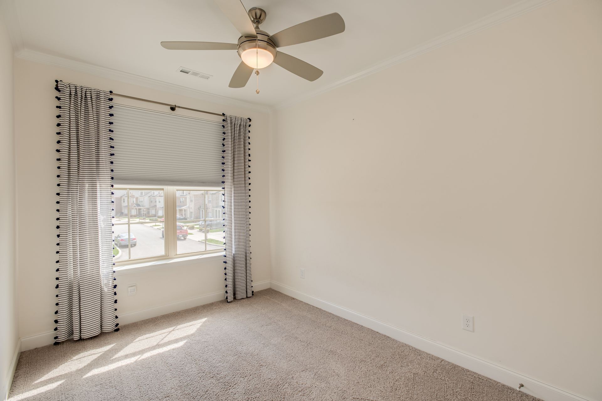 3125 Sassafras Ln