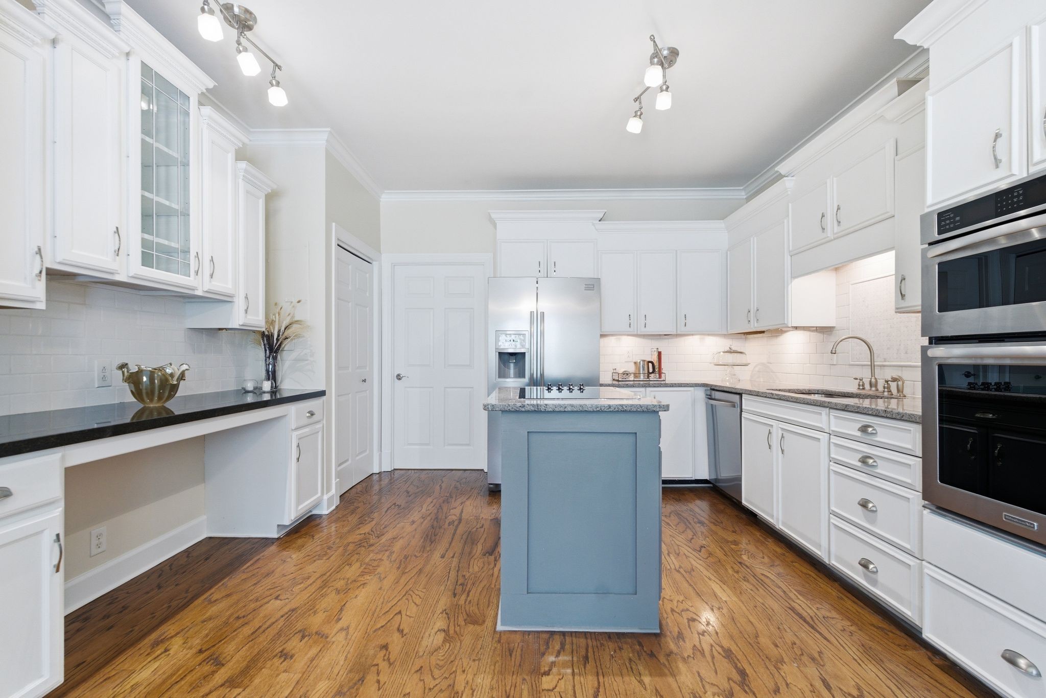 1438 Cheshire Pl