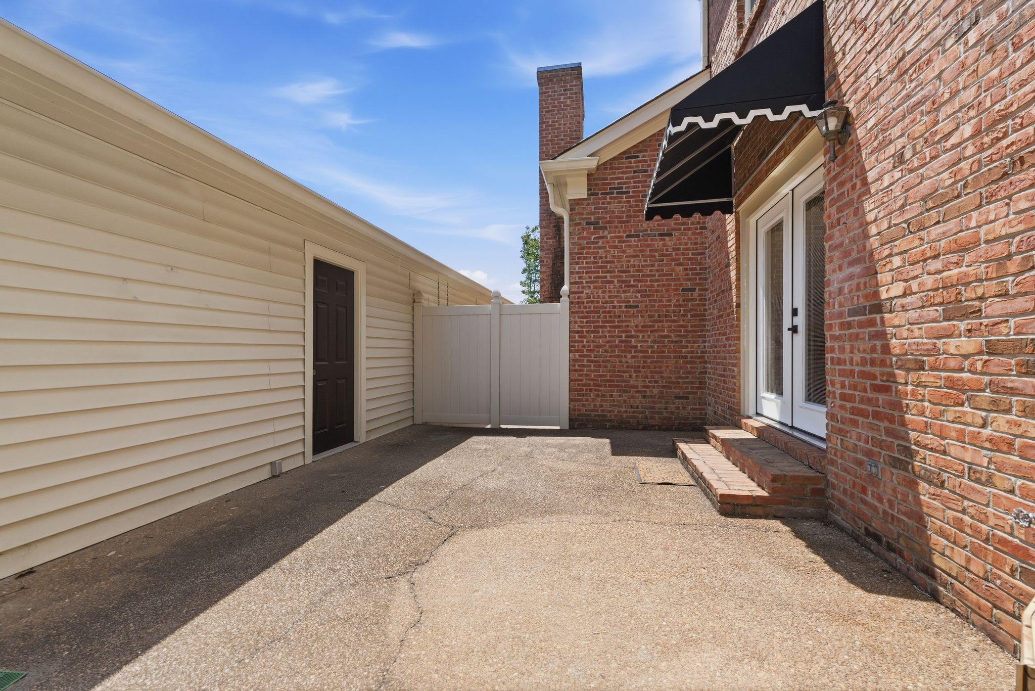 1438 Cheshire Pl