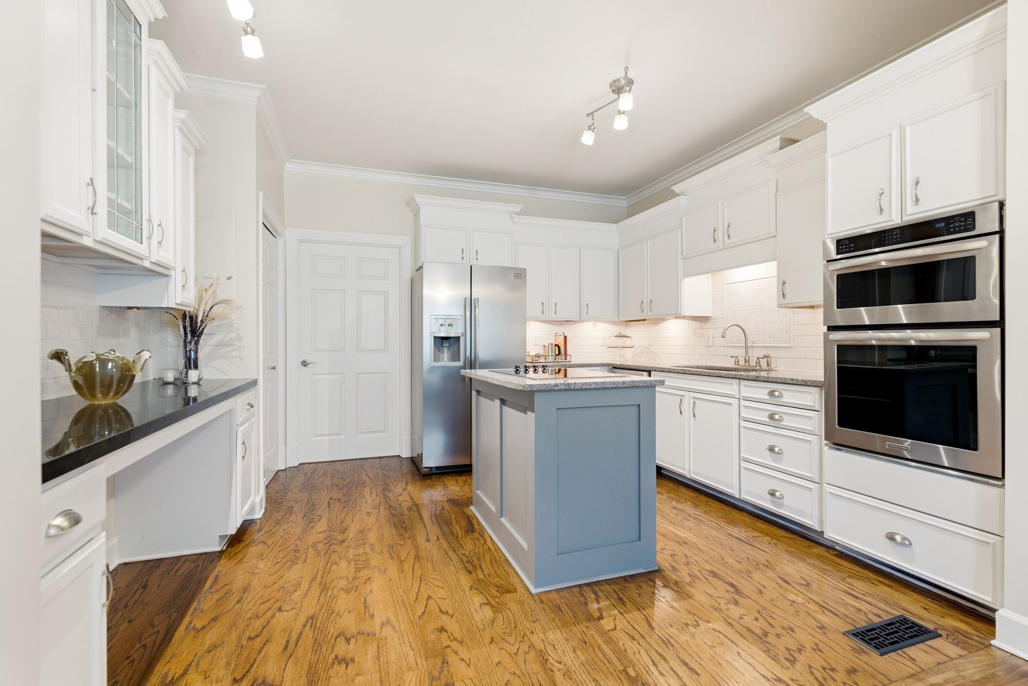 1438 Cheshire Pl