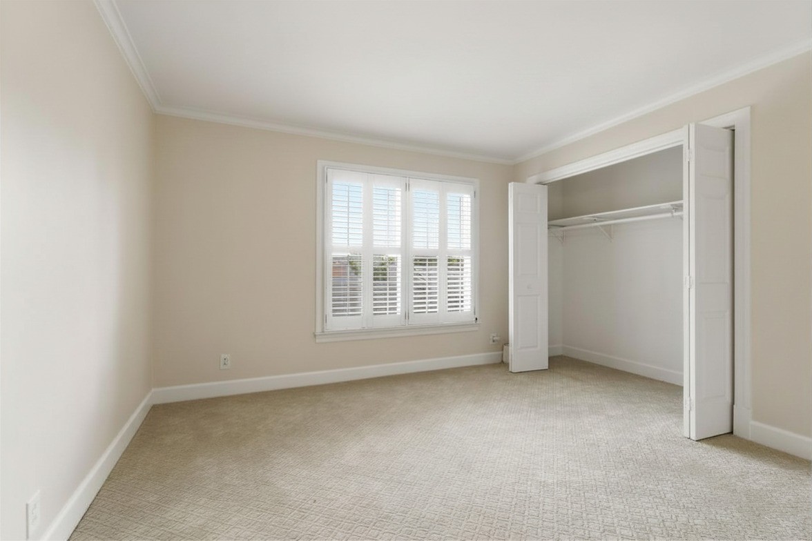 1438 Cheshire Pl