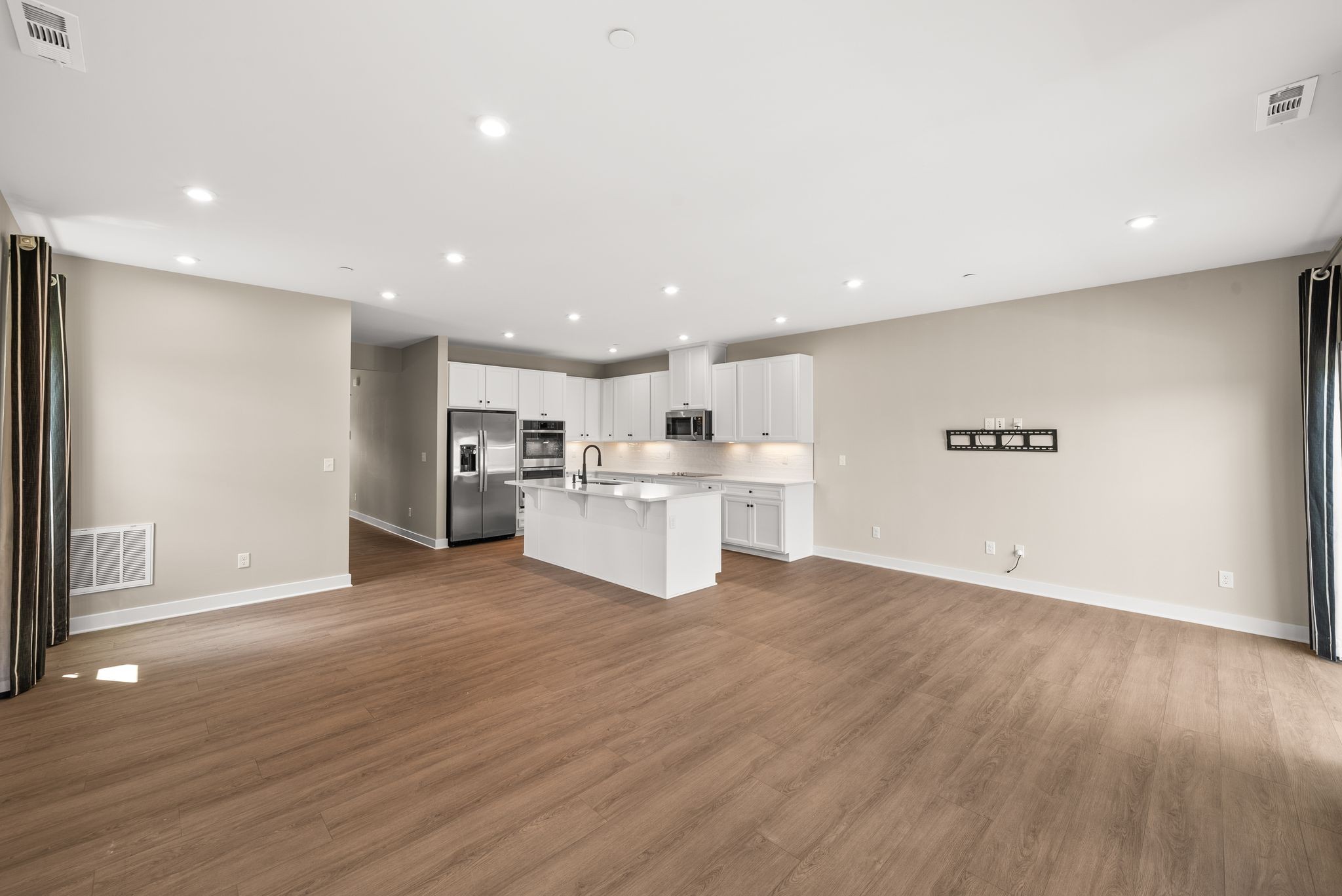 1000 Mountain View Dr