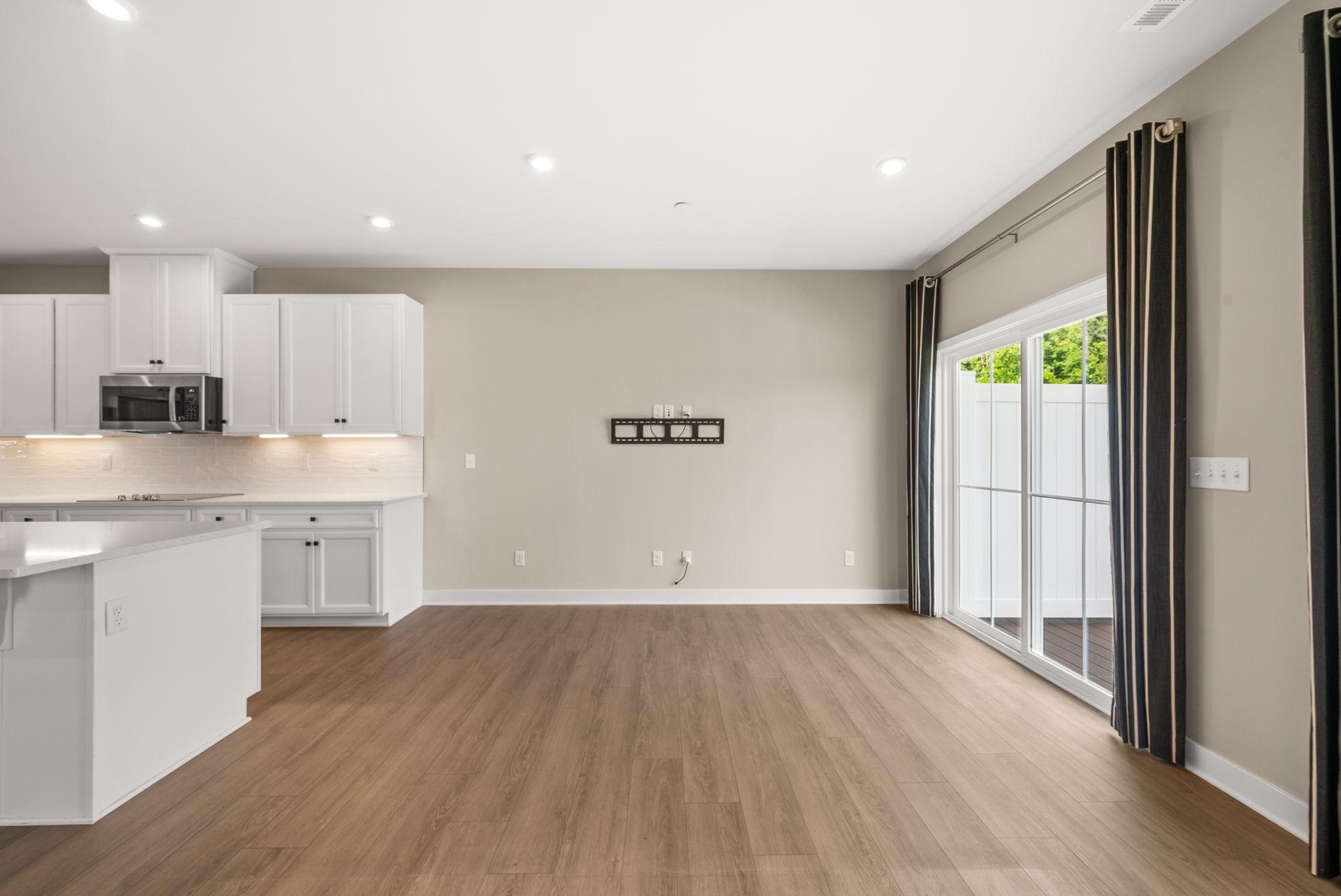 1000 Mountain View Dr