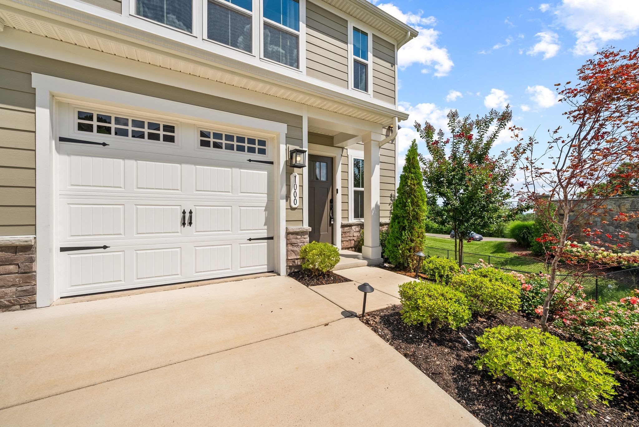 1000 Mountain View Dr