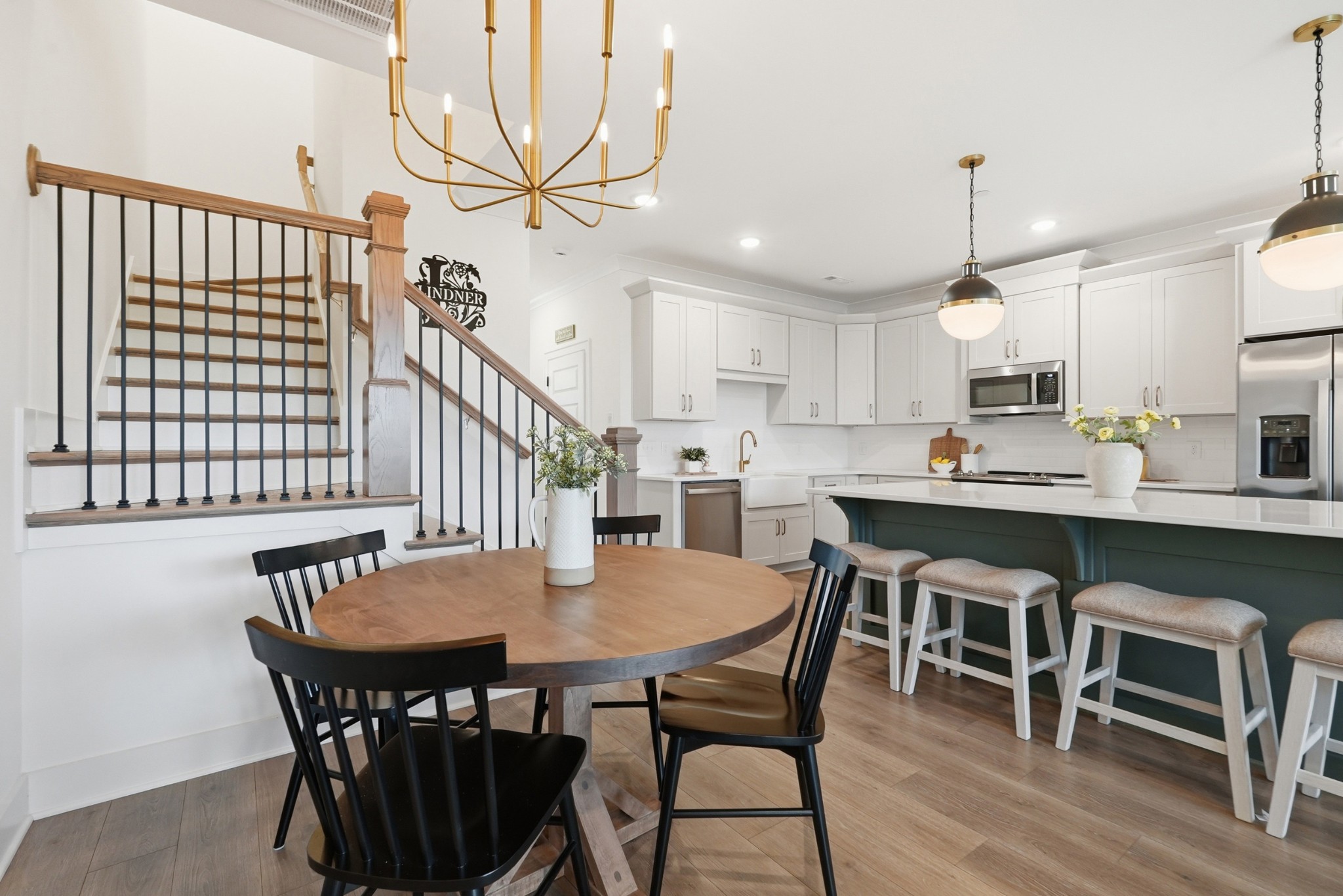 3028 Inman Dr