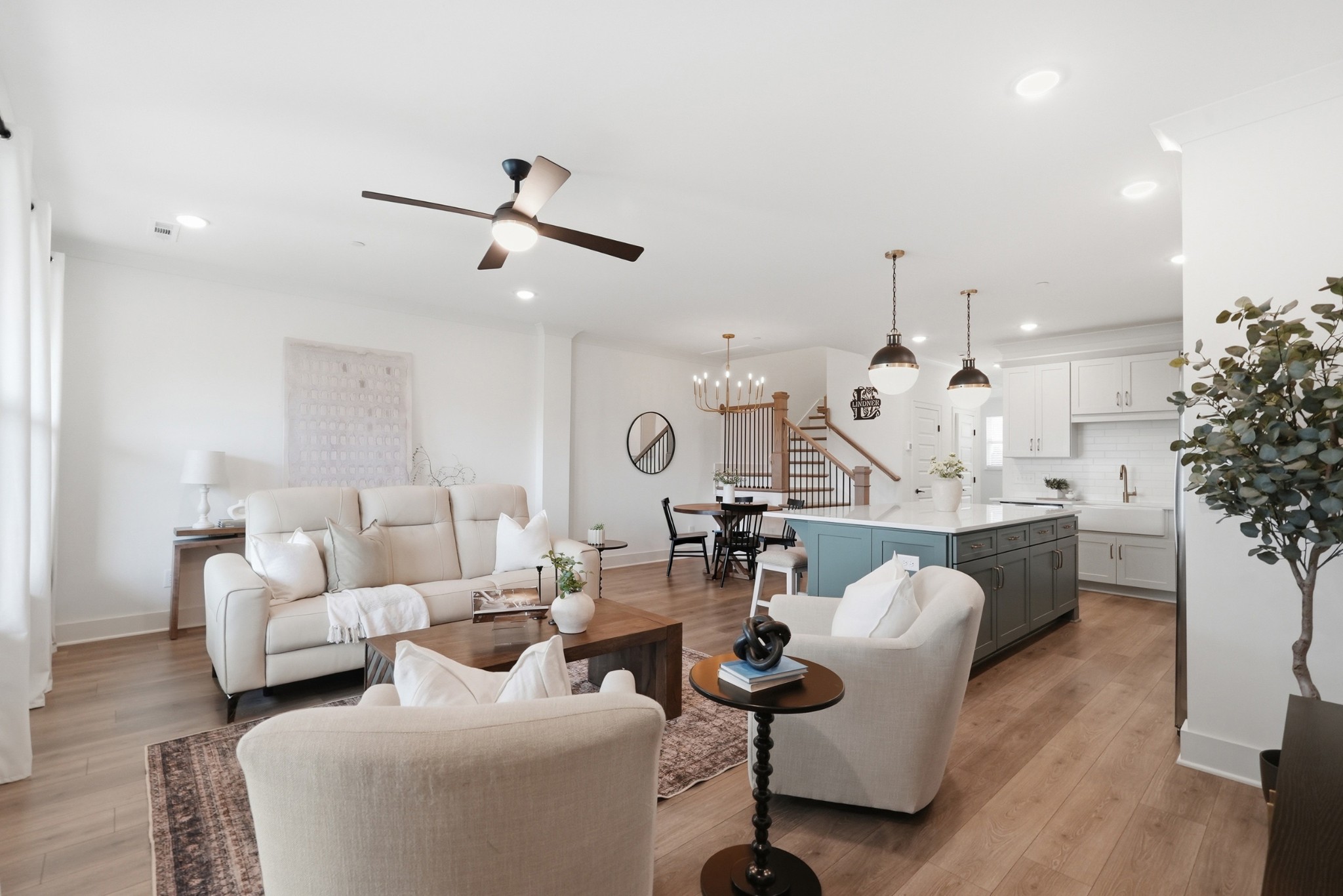 3028 Inman Dr