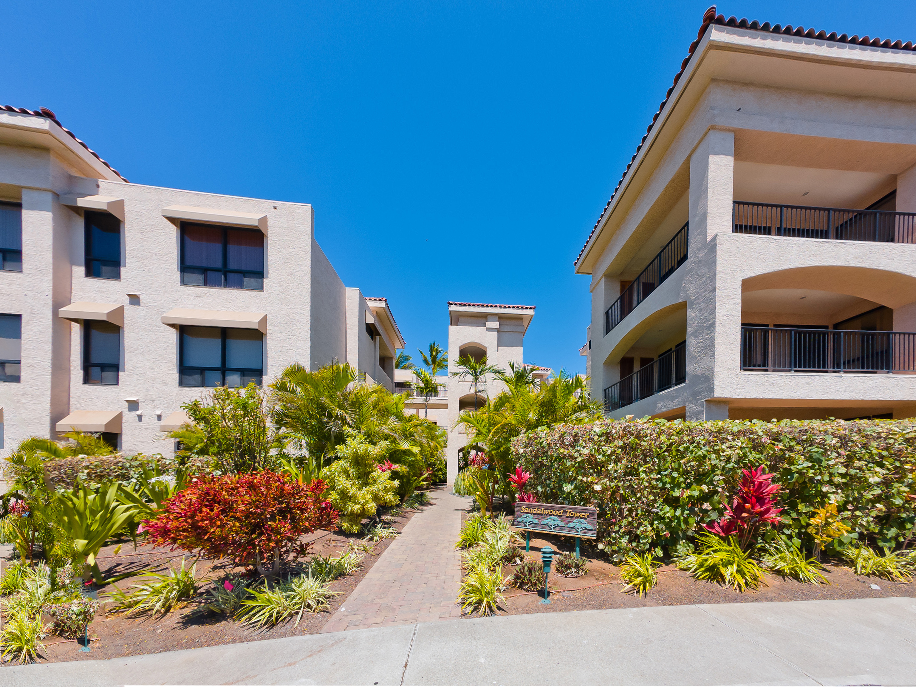 69-1035 KEANA PL 302