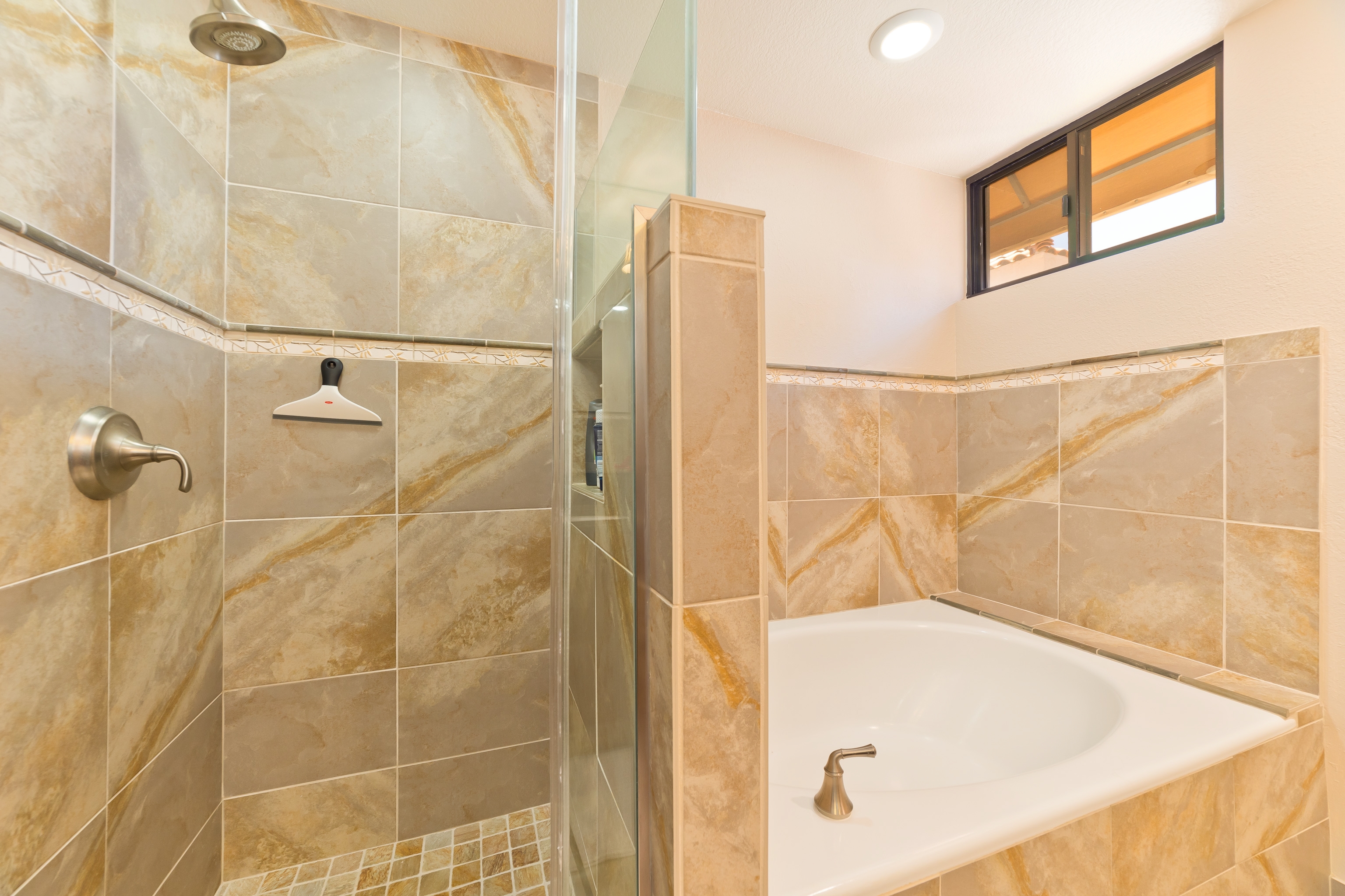 69-1035 KEANA PL 304