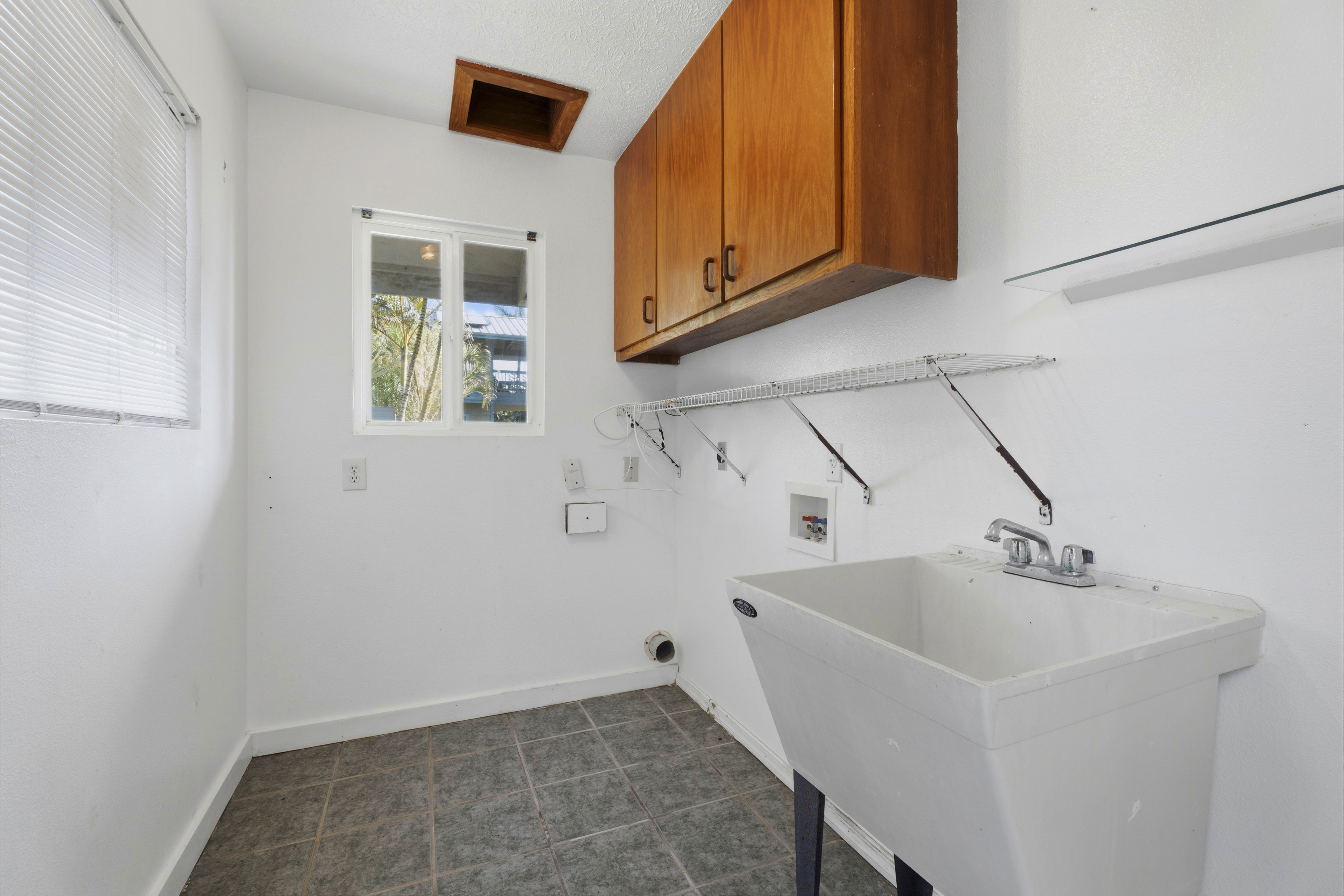 15-817 PARADISE ALA KAI DR