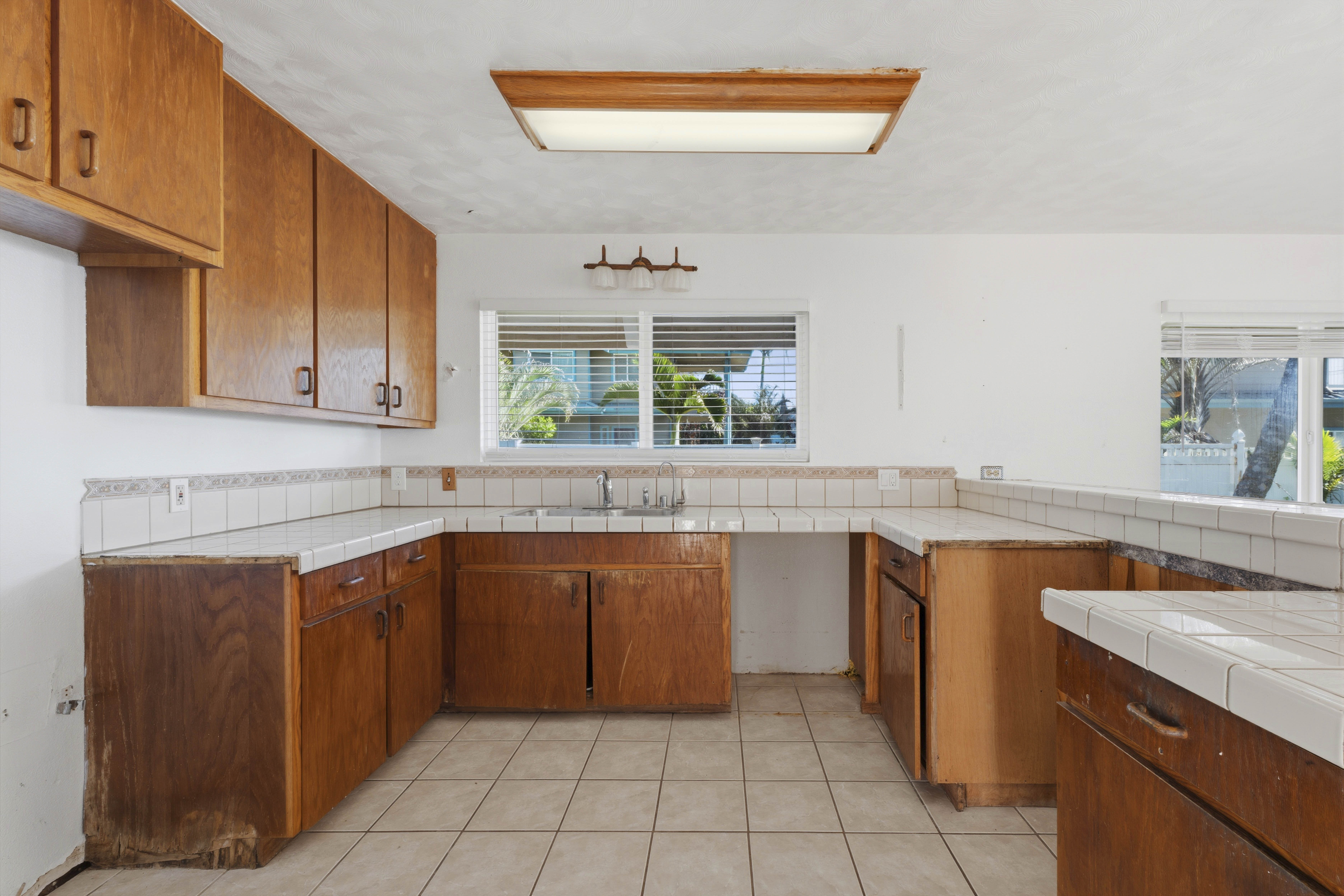 15-817 PARADISE ALA KAI DR