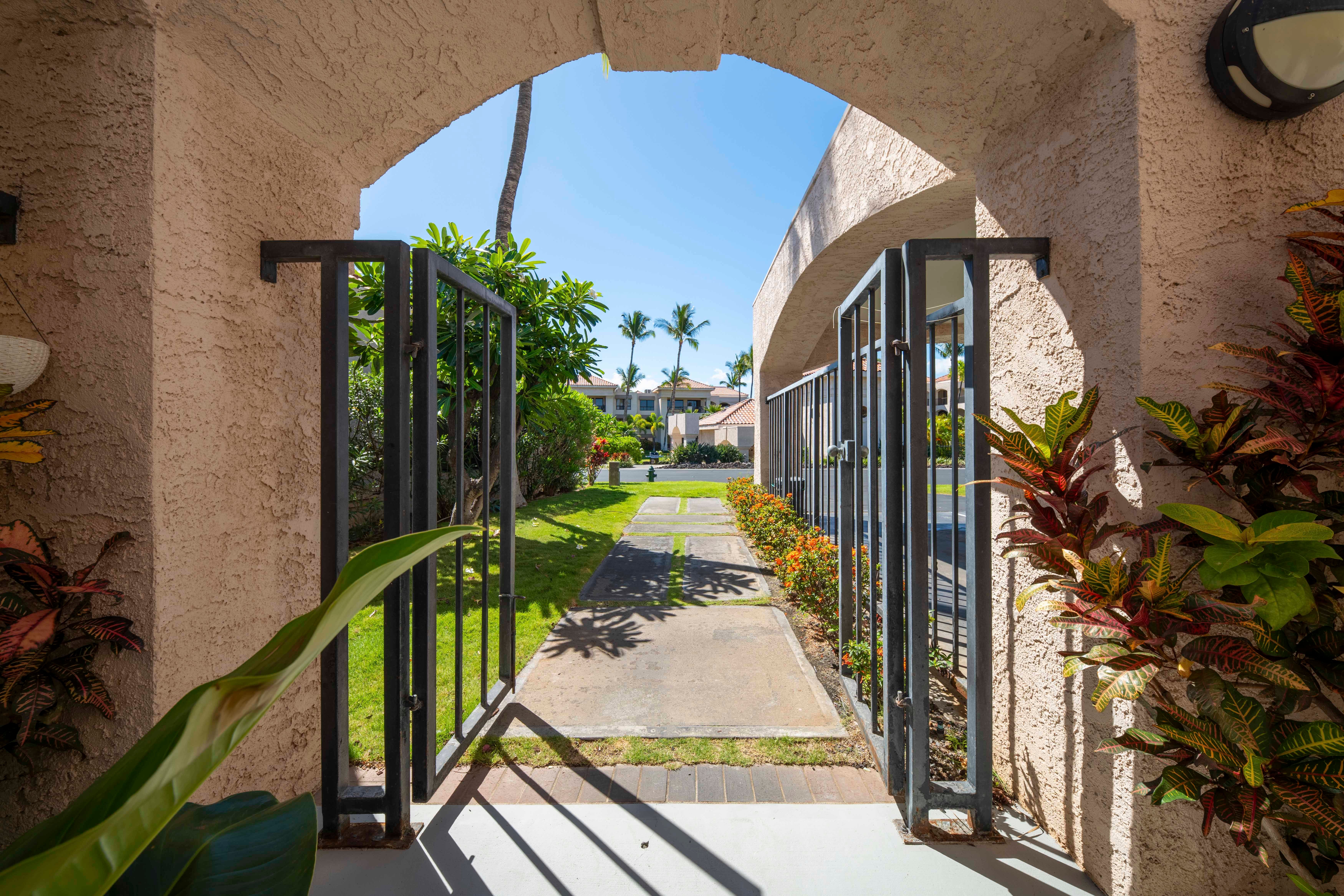 69-1035 KEANA PL 16