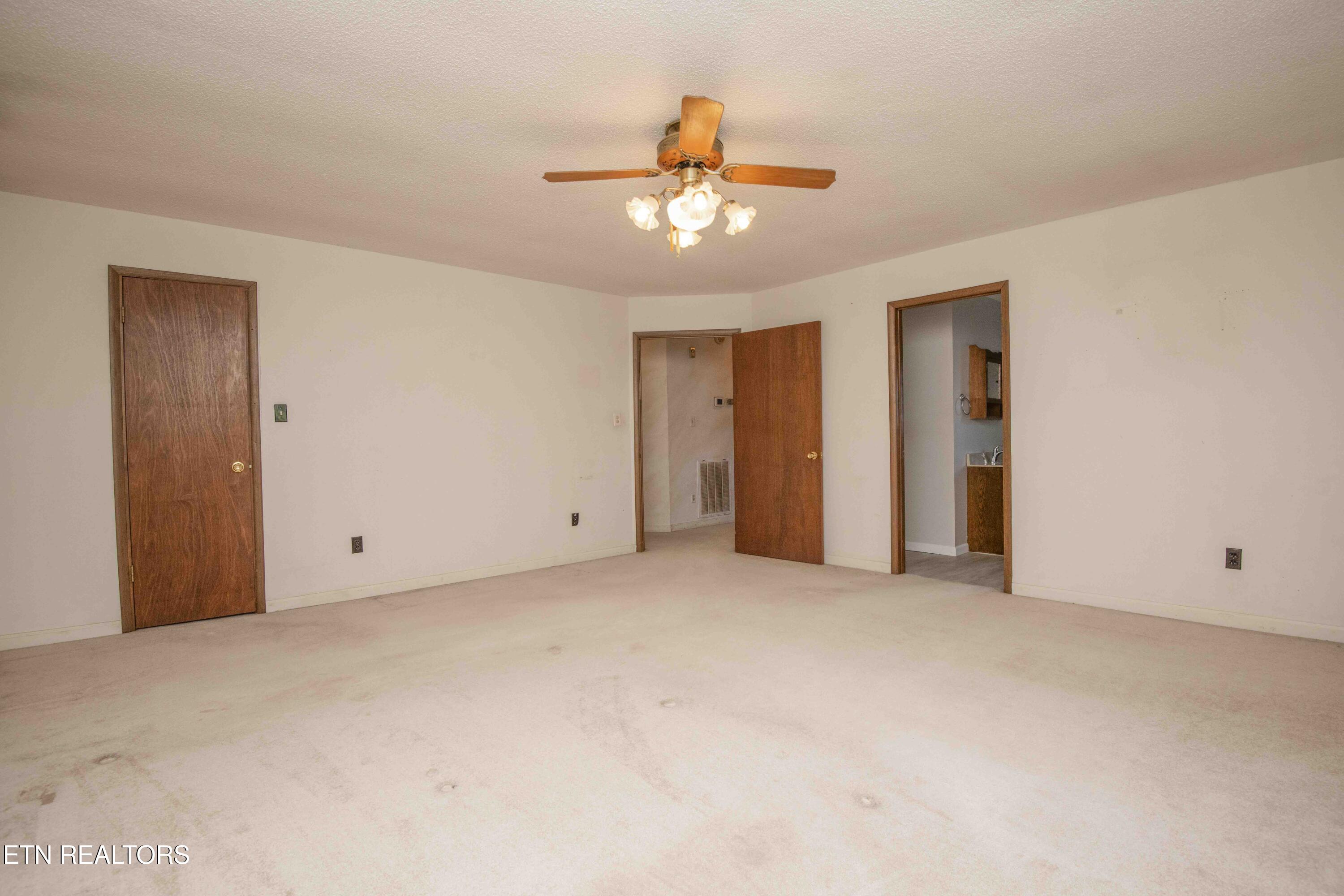 10601 Bob Gray Rd