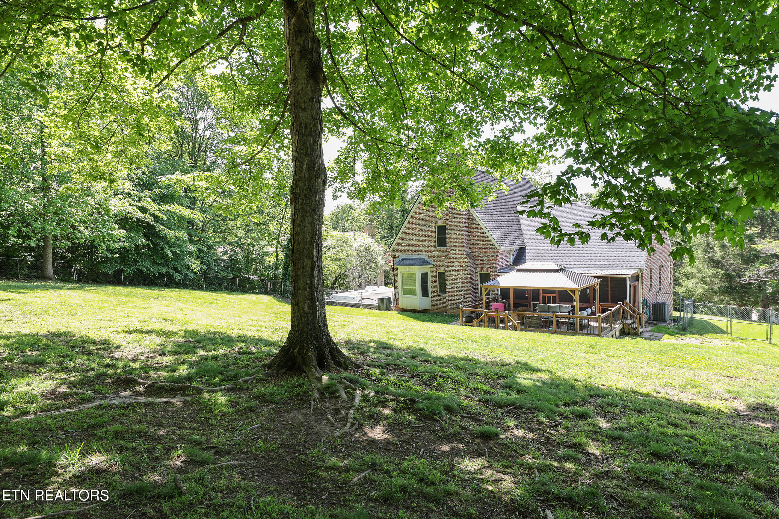 112 Chestnut Hill Rd