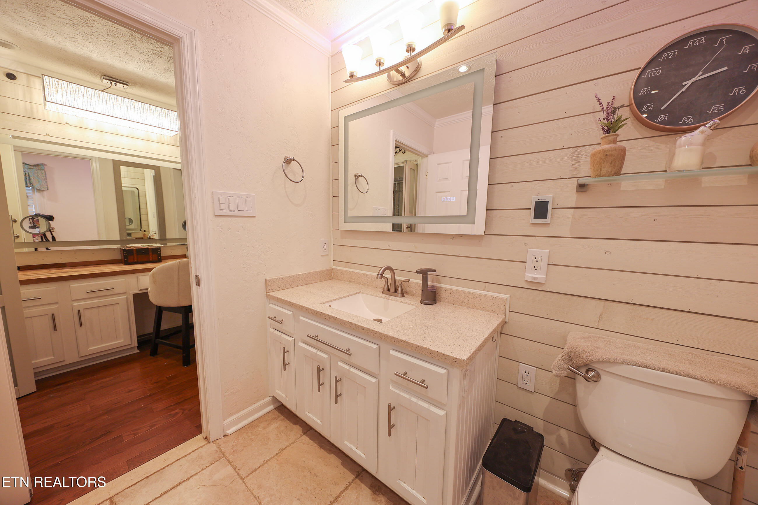 112 Chestnut Hill Rd