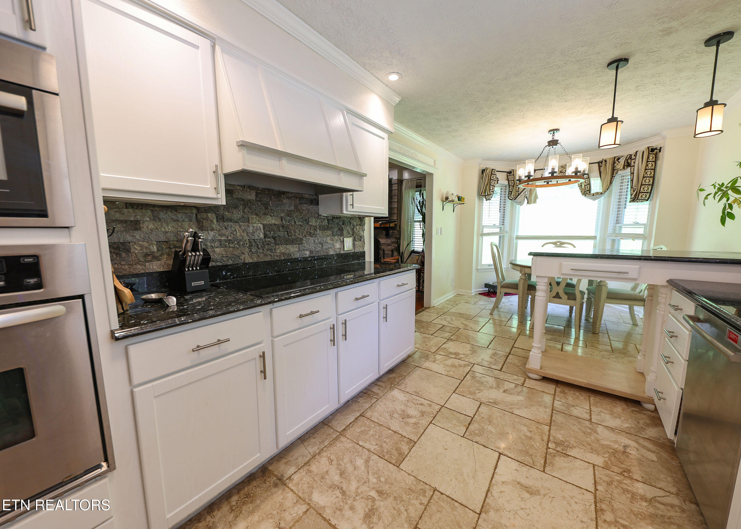 112 Chestnut Hill Rd