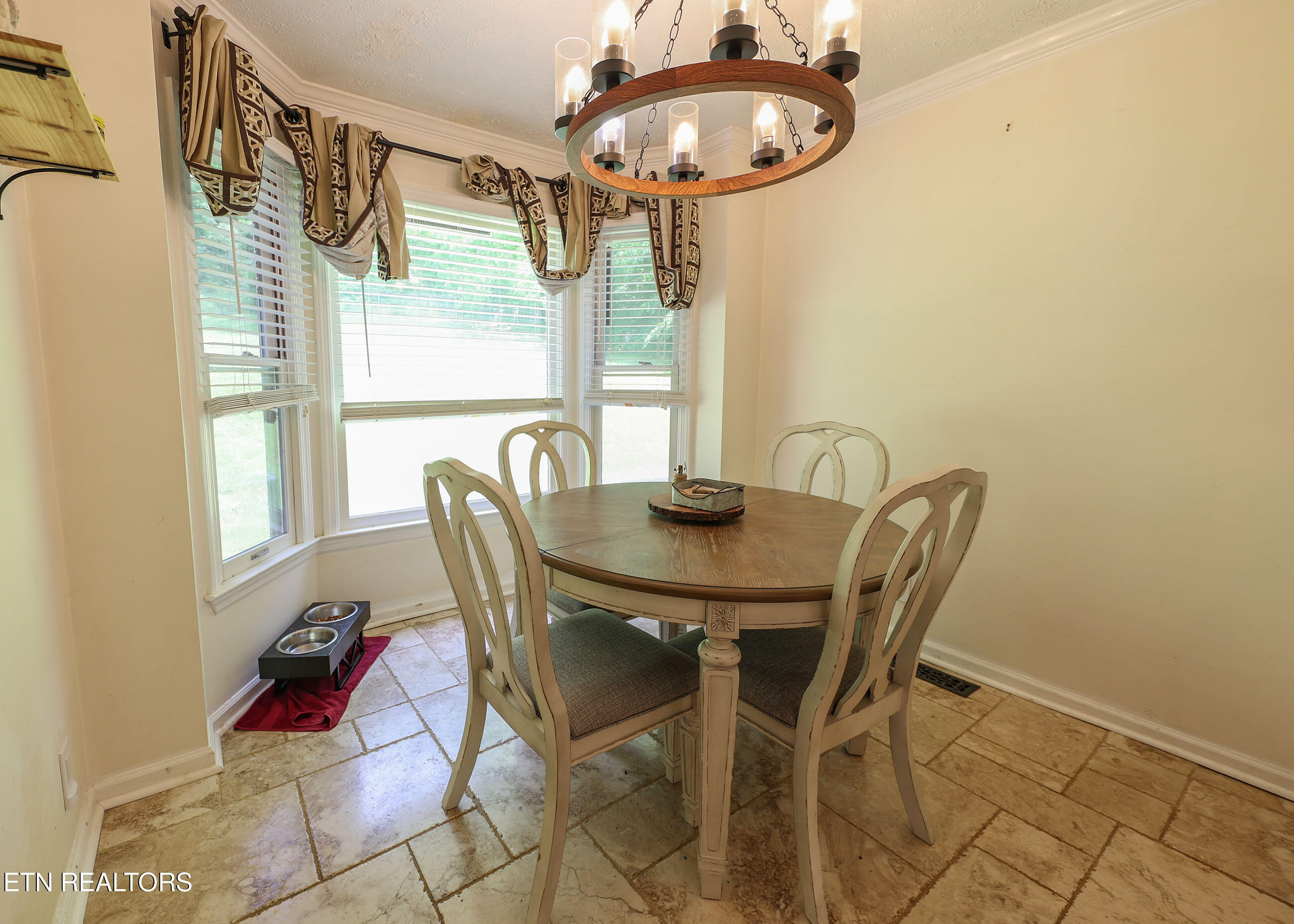 112 Chestnut Hill Rd