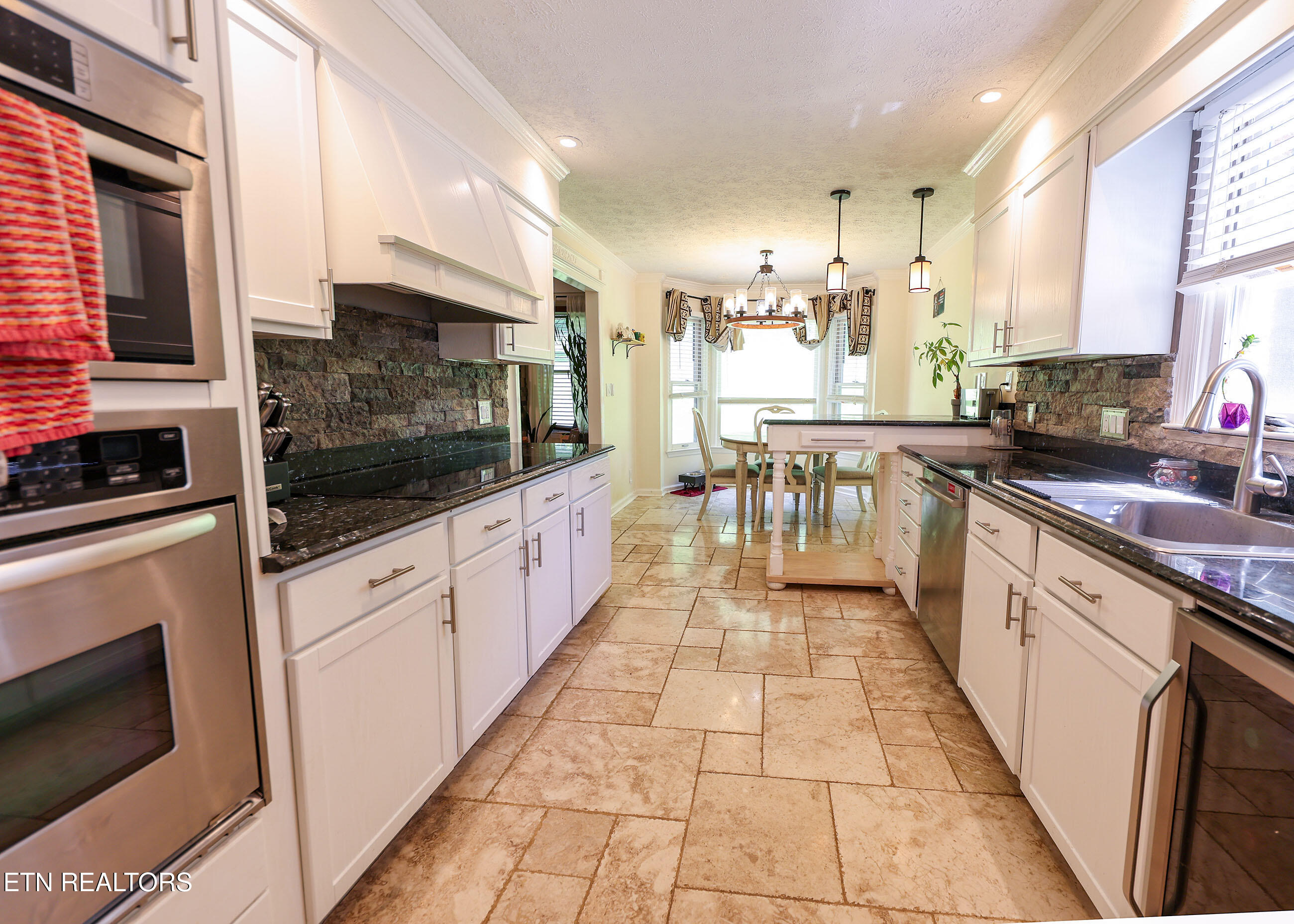 112 Chestnut Hill Rd