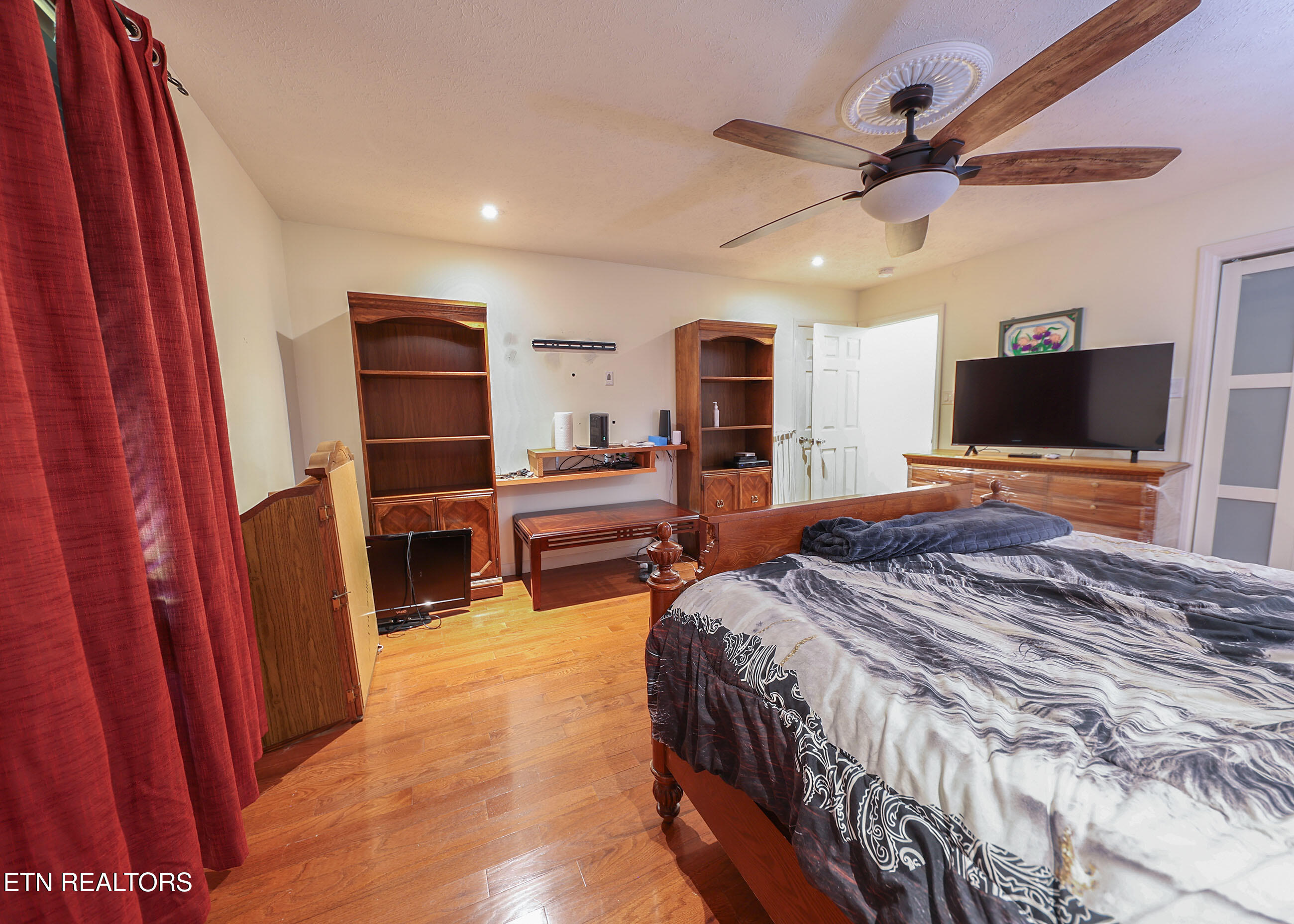 112 Chestnut Hill Rd