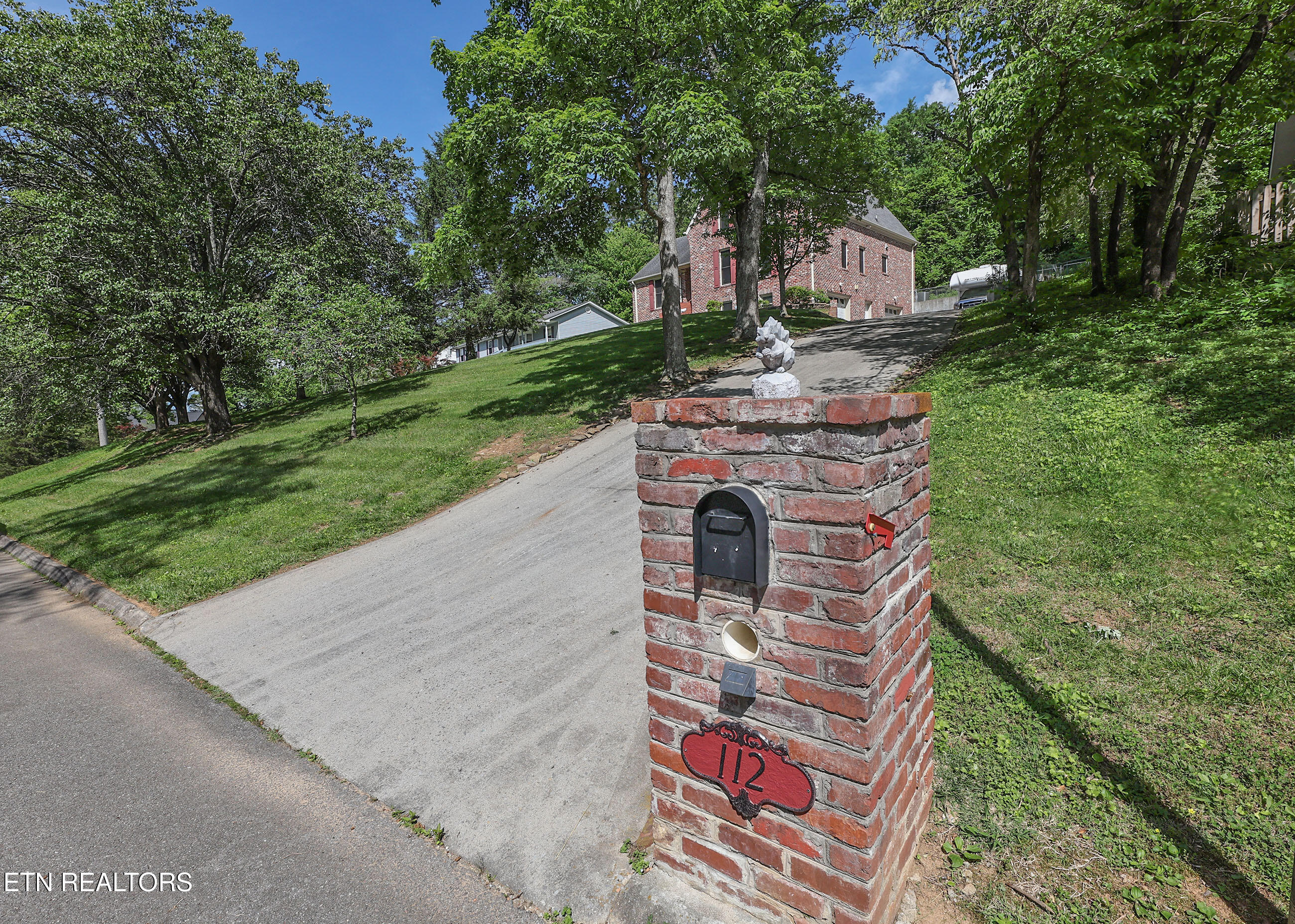 112 Chestnut Hill Rd