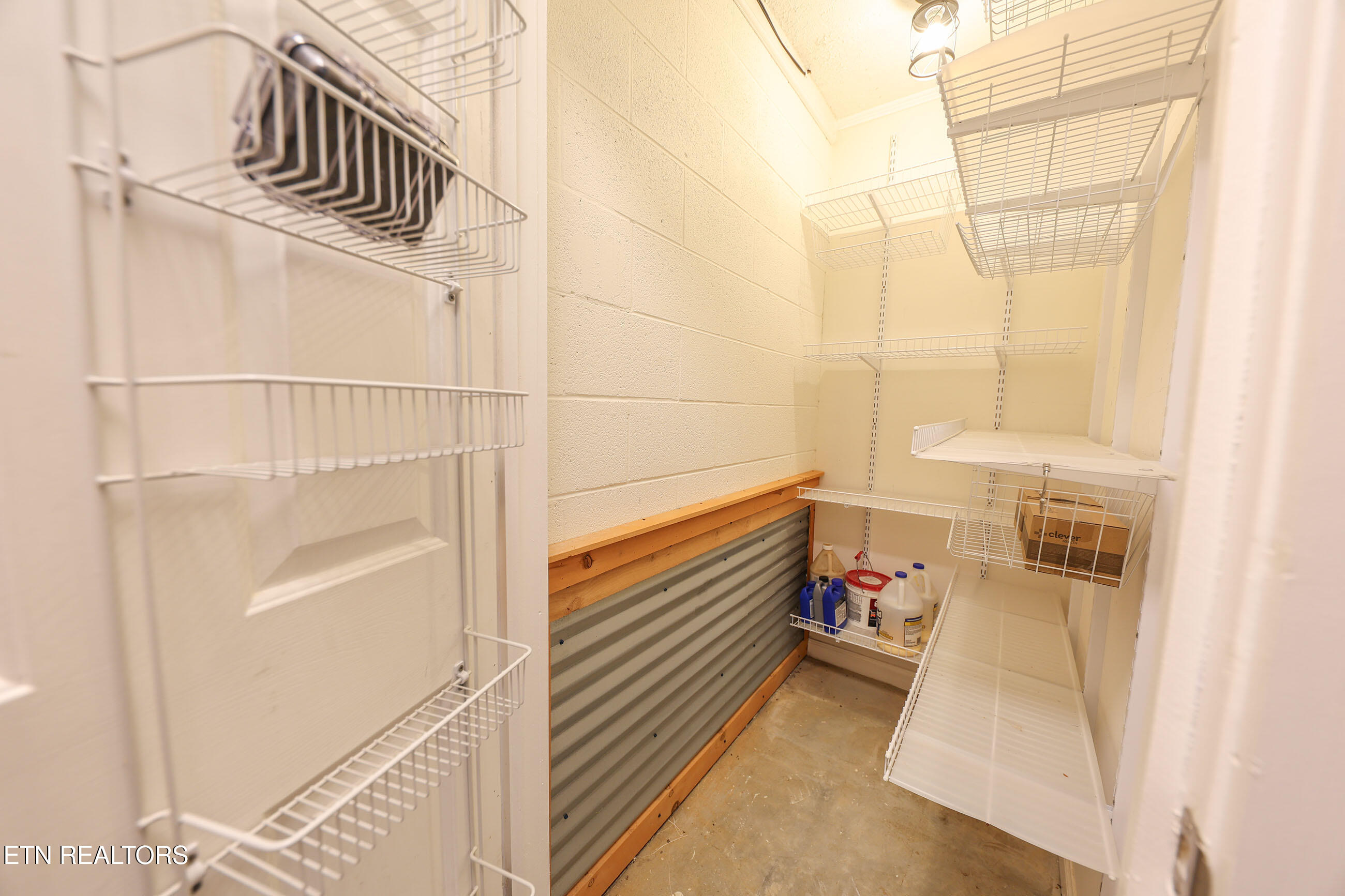 112 Chestnut Hill Rd