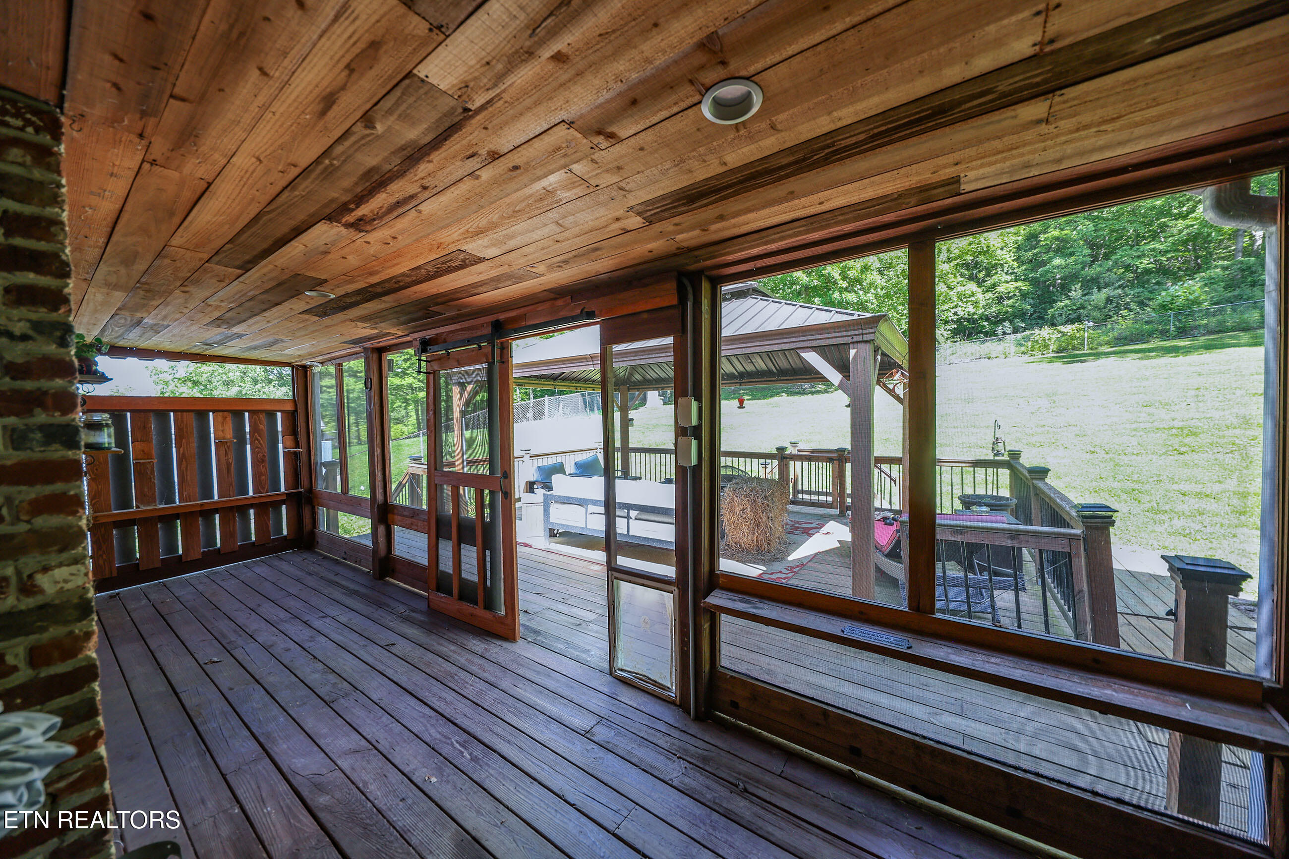 112 Chestnut Hill Rd