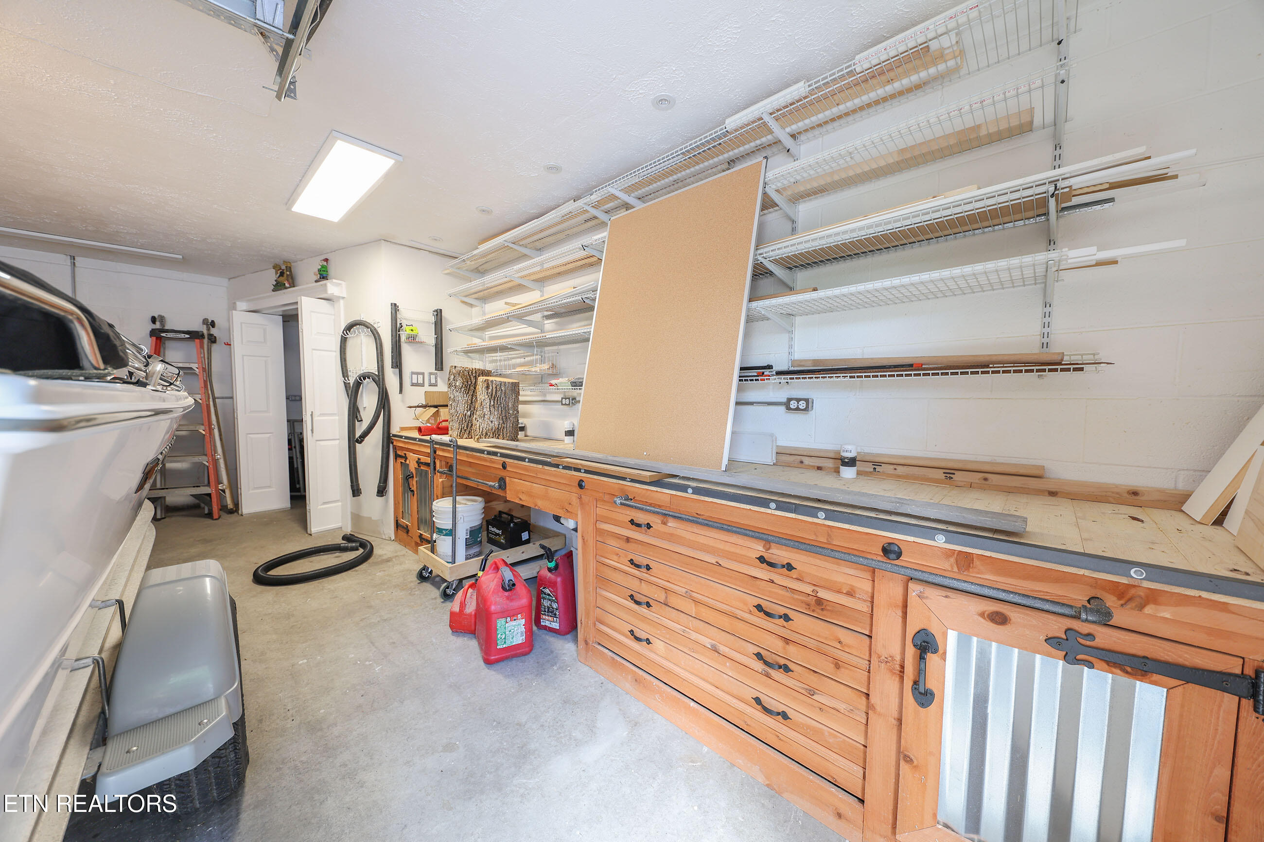 112 Chestnut Hill Rd